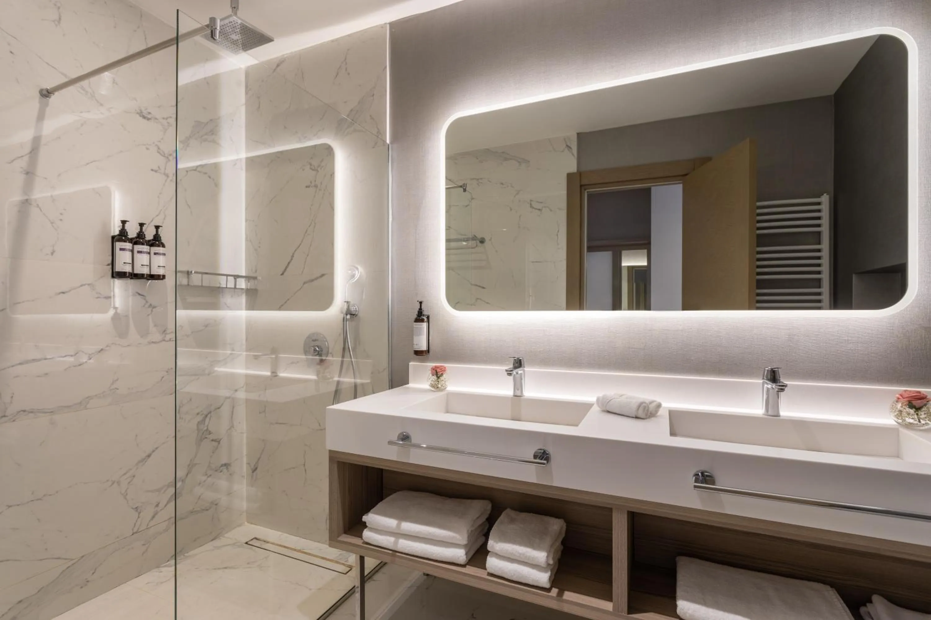 Shower in Hyatt Regency Kotor Bay Resort