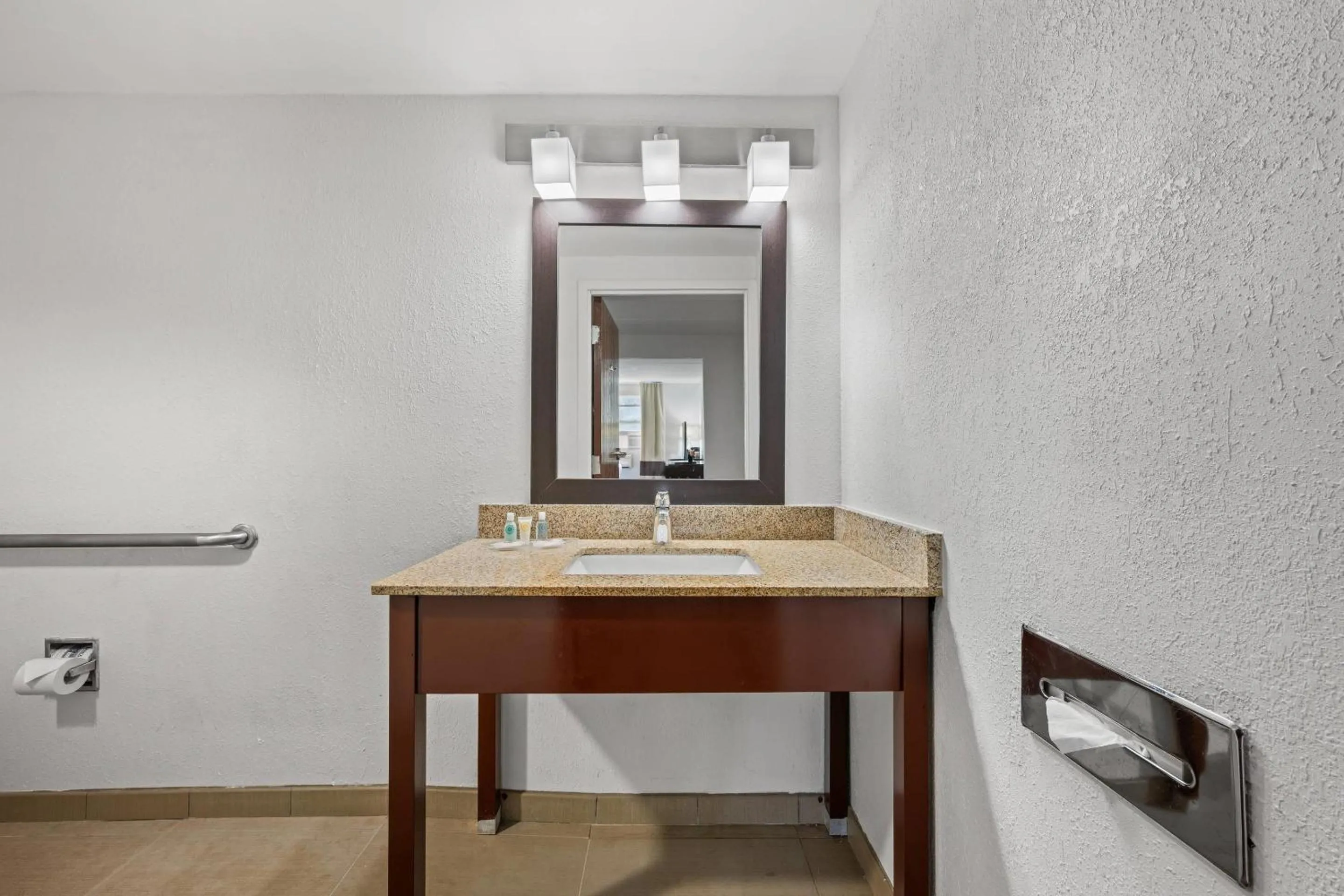 Bedroom in Comfort Suites Near Casinos