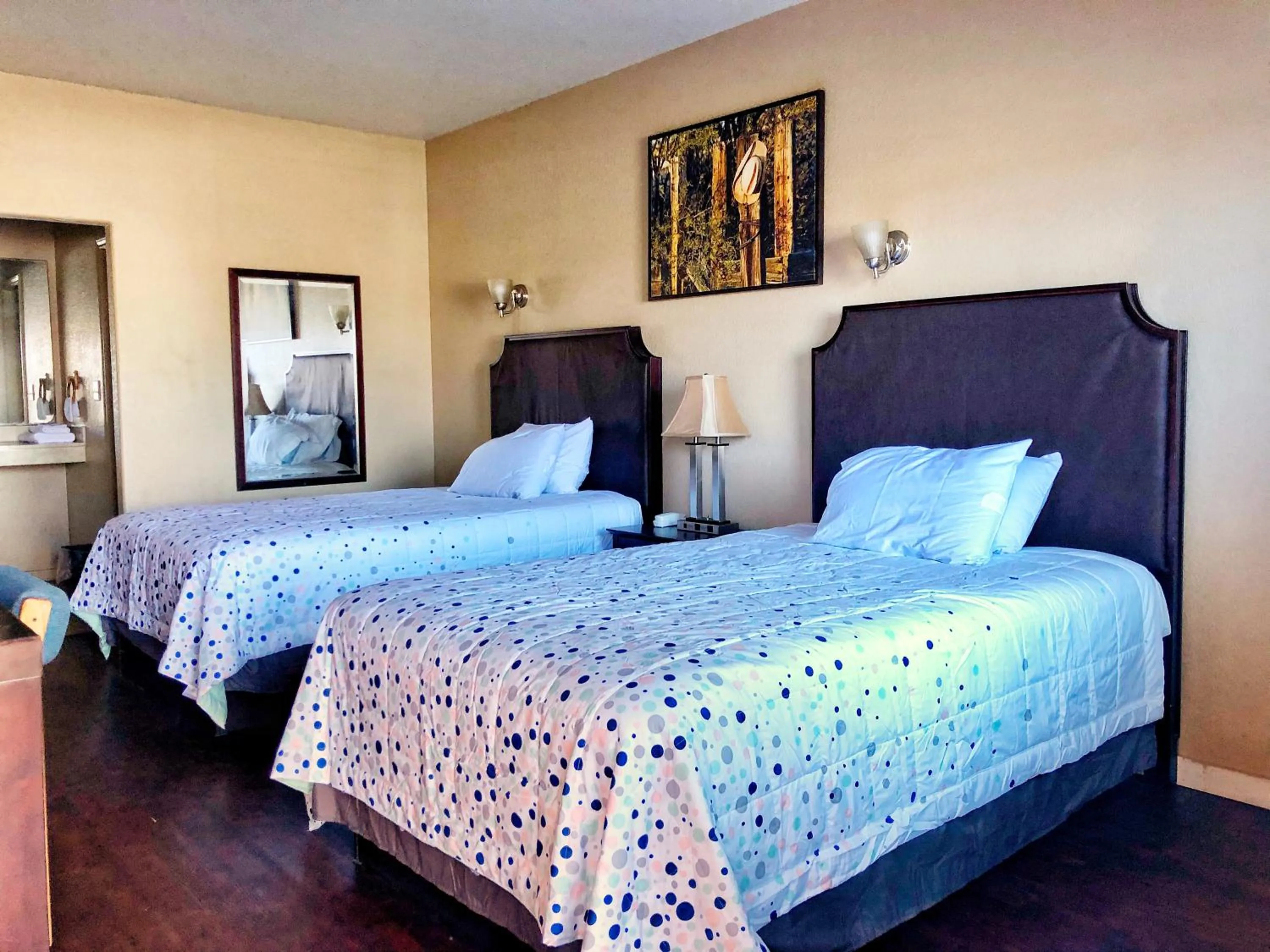 Bedroom, Bed in Lone Star Inn & Suites