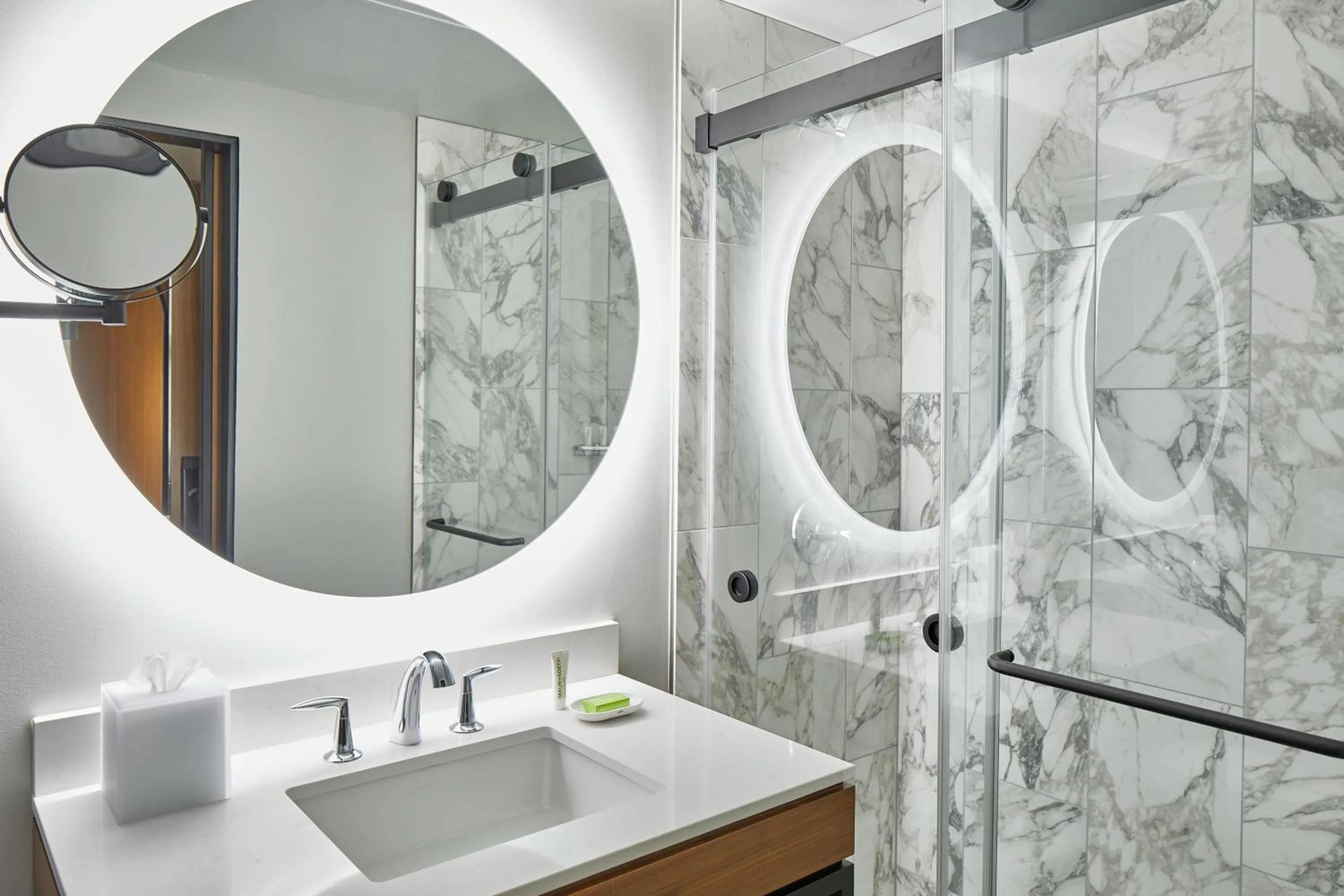 Bathroom in Le Méridien St. Louis Clayton