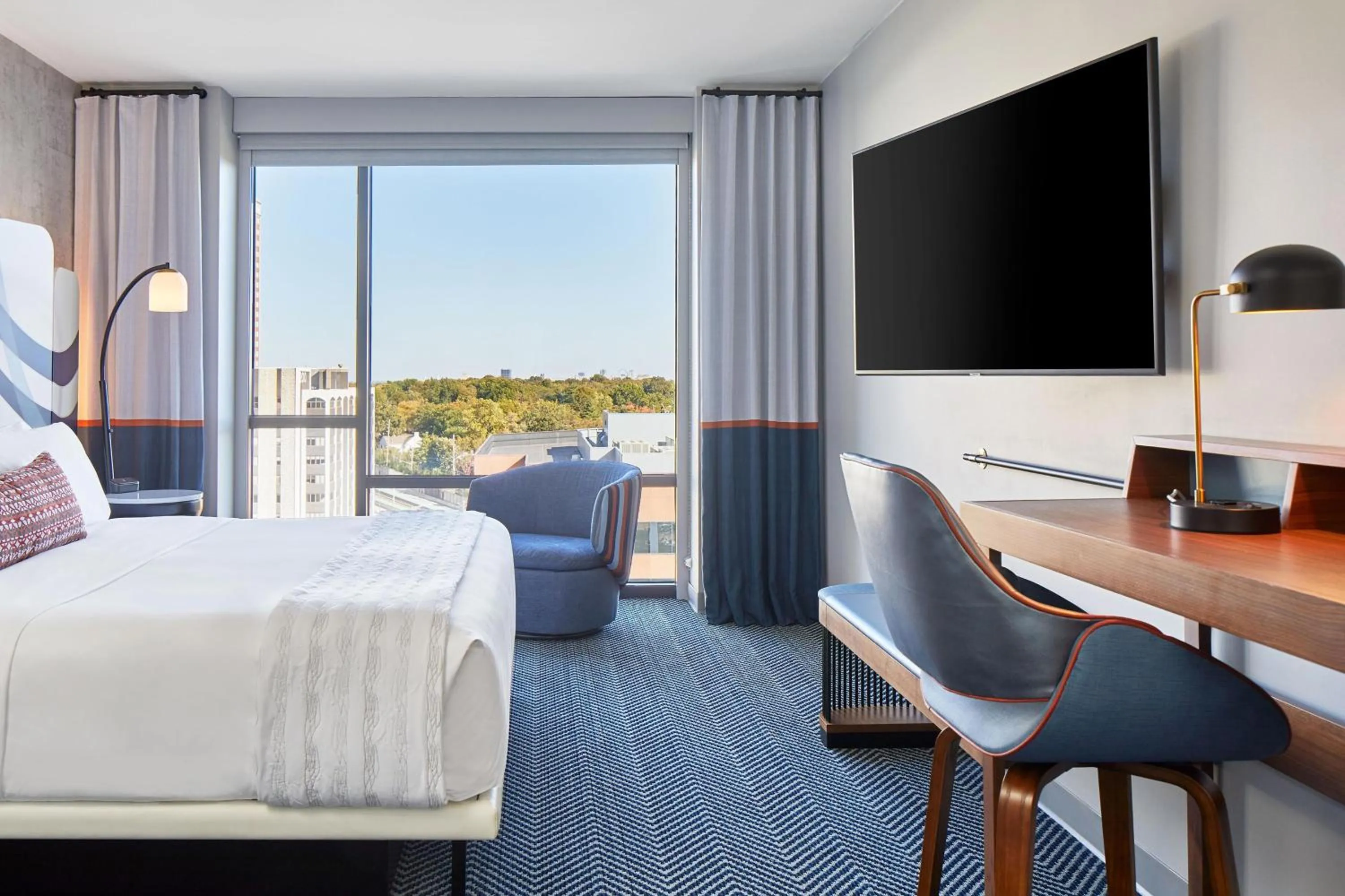 Bedroom, Bed in Le Méridien St. Louis Clayton