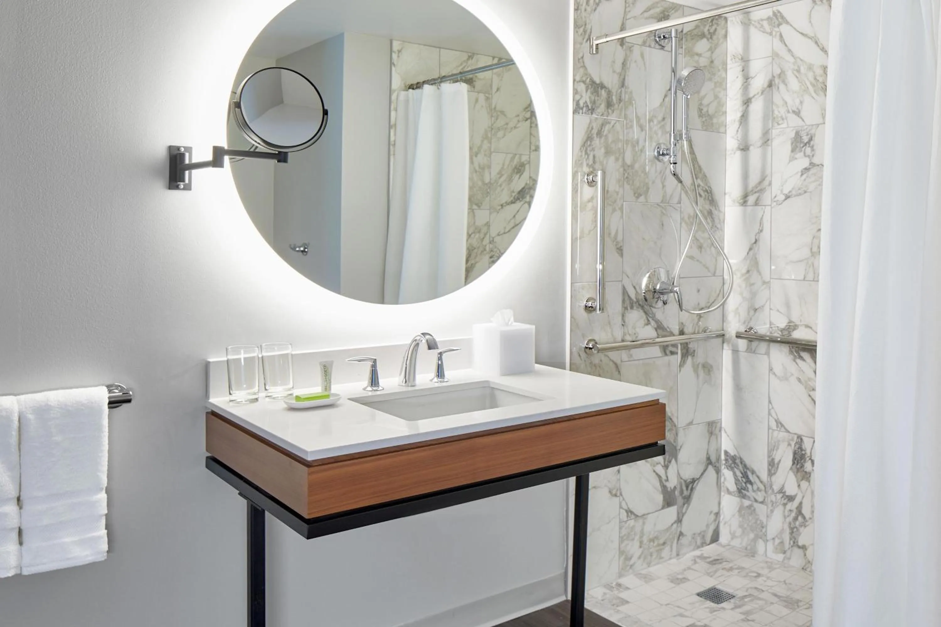 Bathroom in Le Méridien St. Louis Clayton