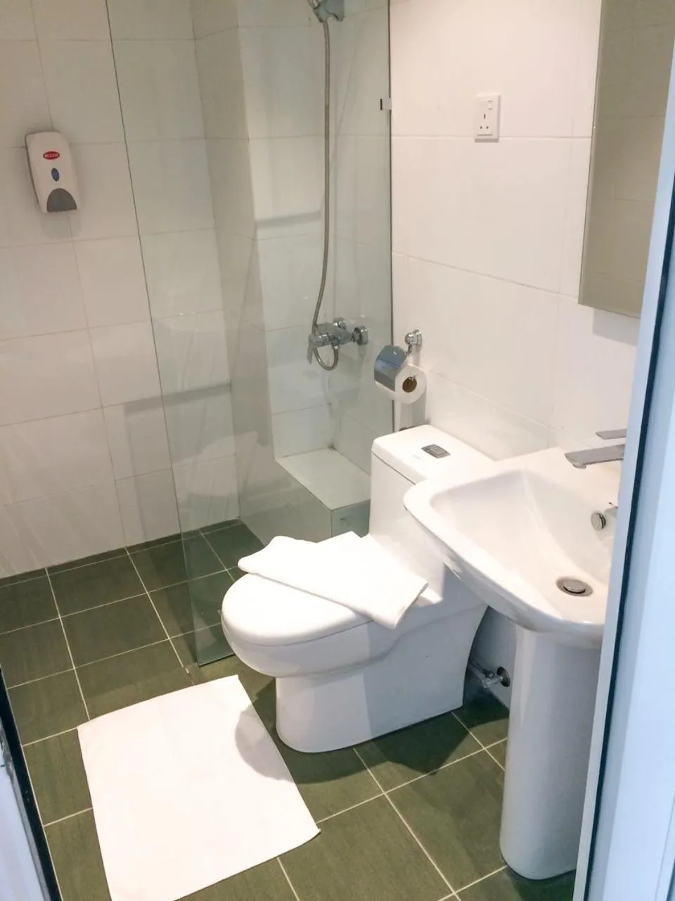 Shower in Citi Hotel