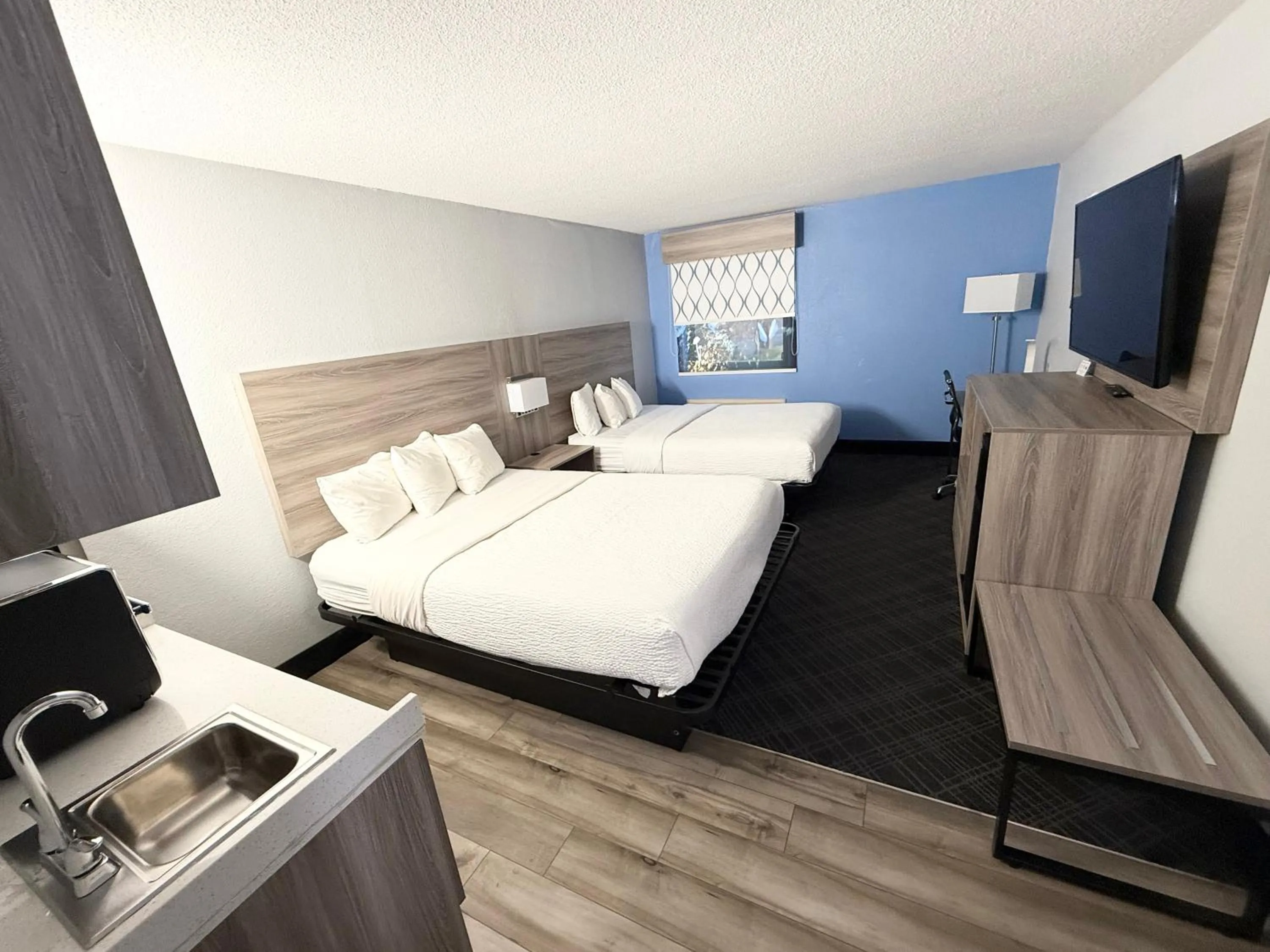 Bed in Baymont by Wyndham Indianapolis South
