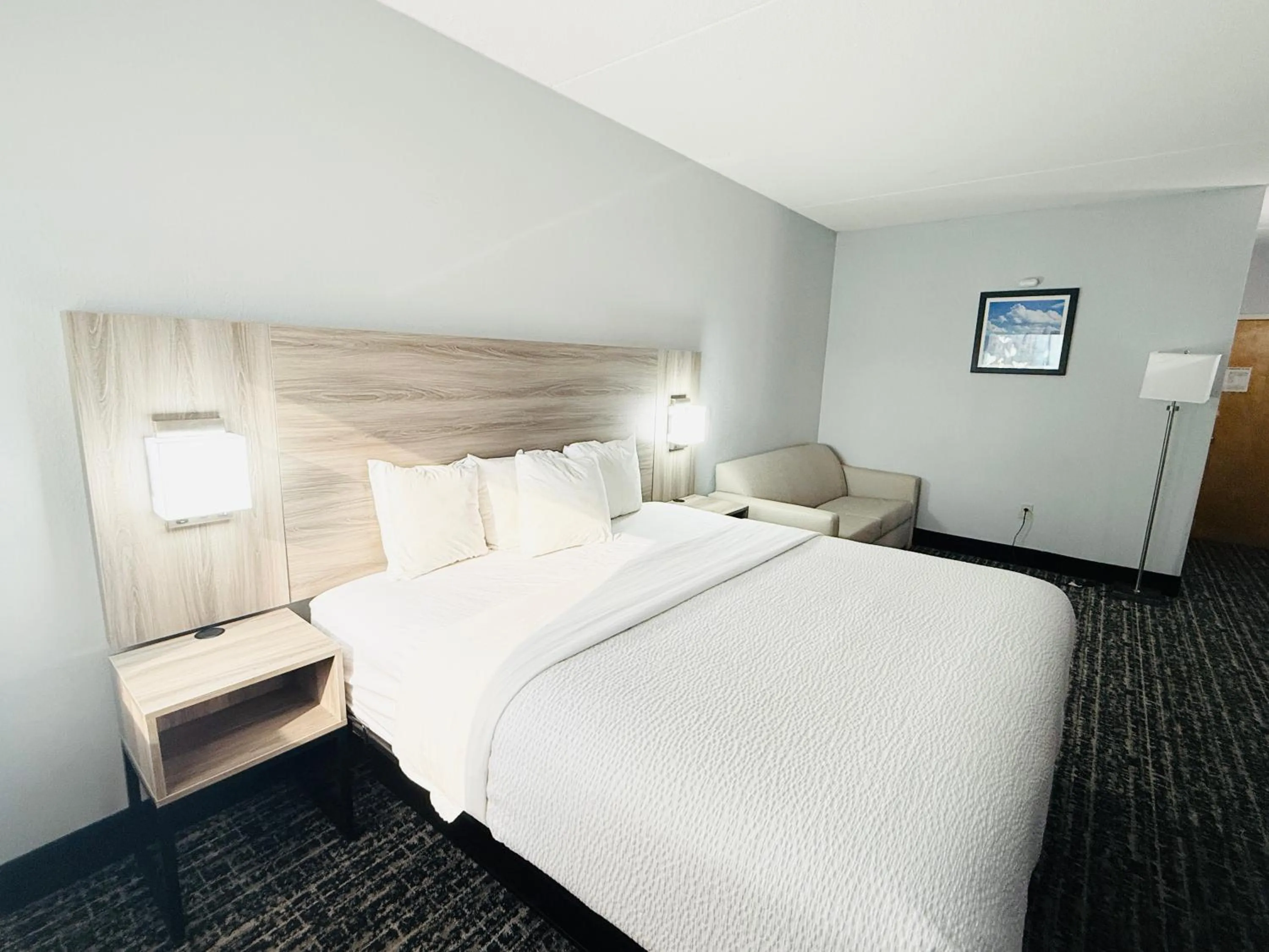 Bed in Baymont by Wyndham Indianapolis South