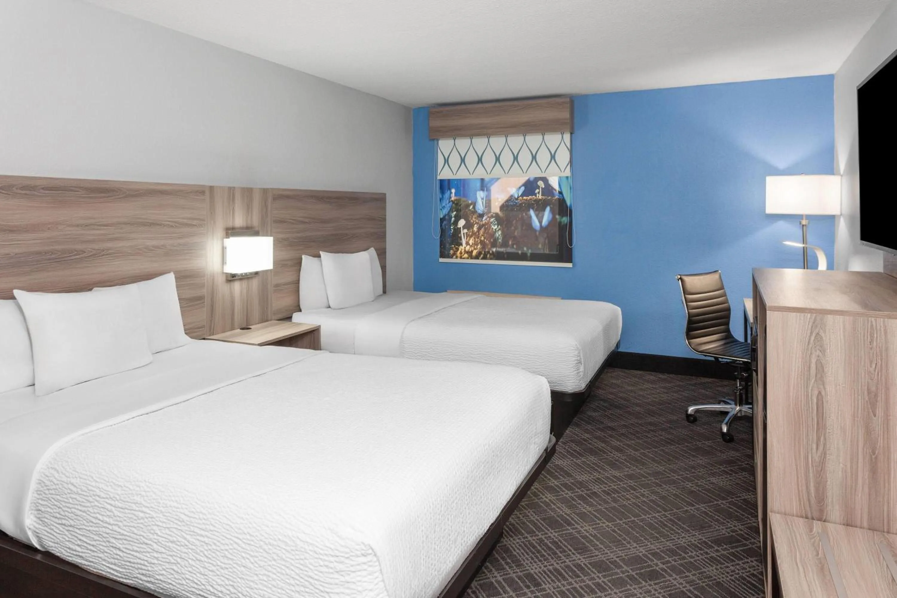 Photo of the whole room, Bed in Baymont by Wyndham Indianapolis South