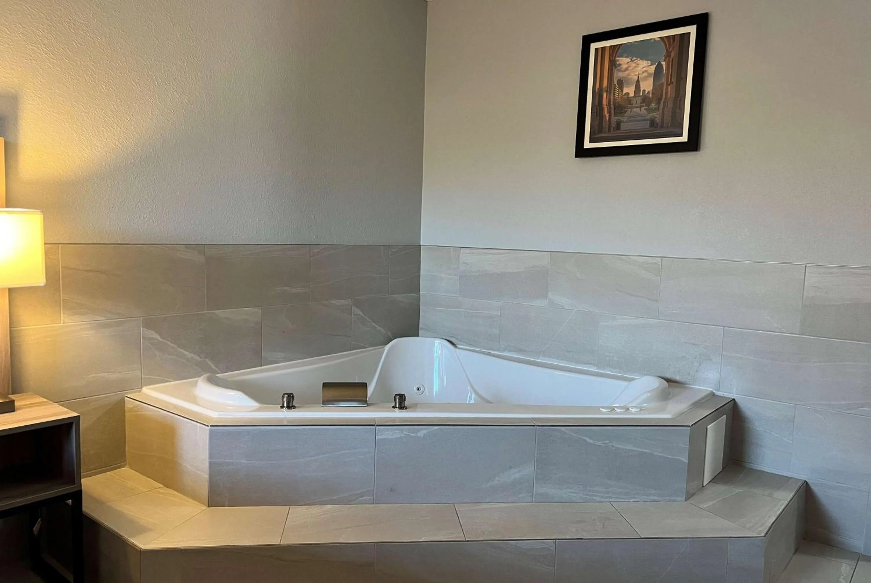 Photo of the whole room in Baymont by Wyndham Indianapolis South