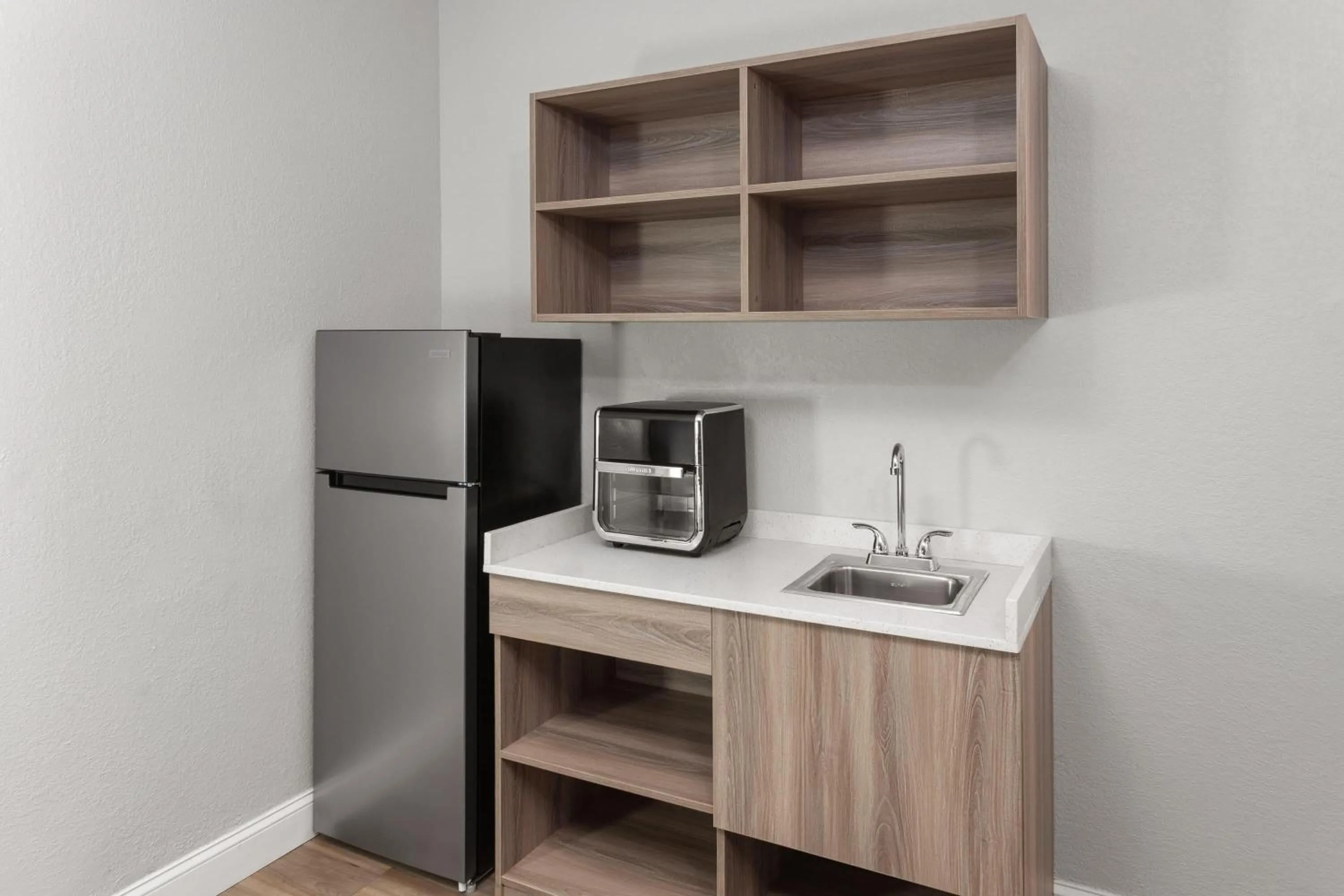 Photo of the whole room in Baymont by Wyndham Indianapolis South