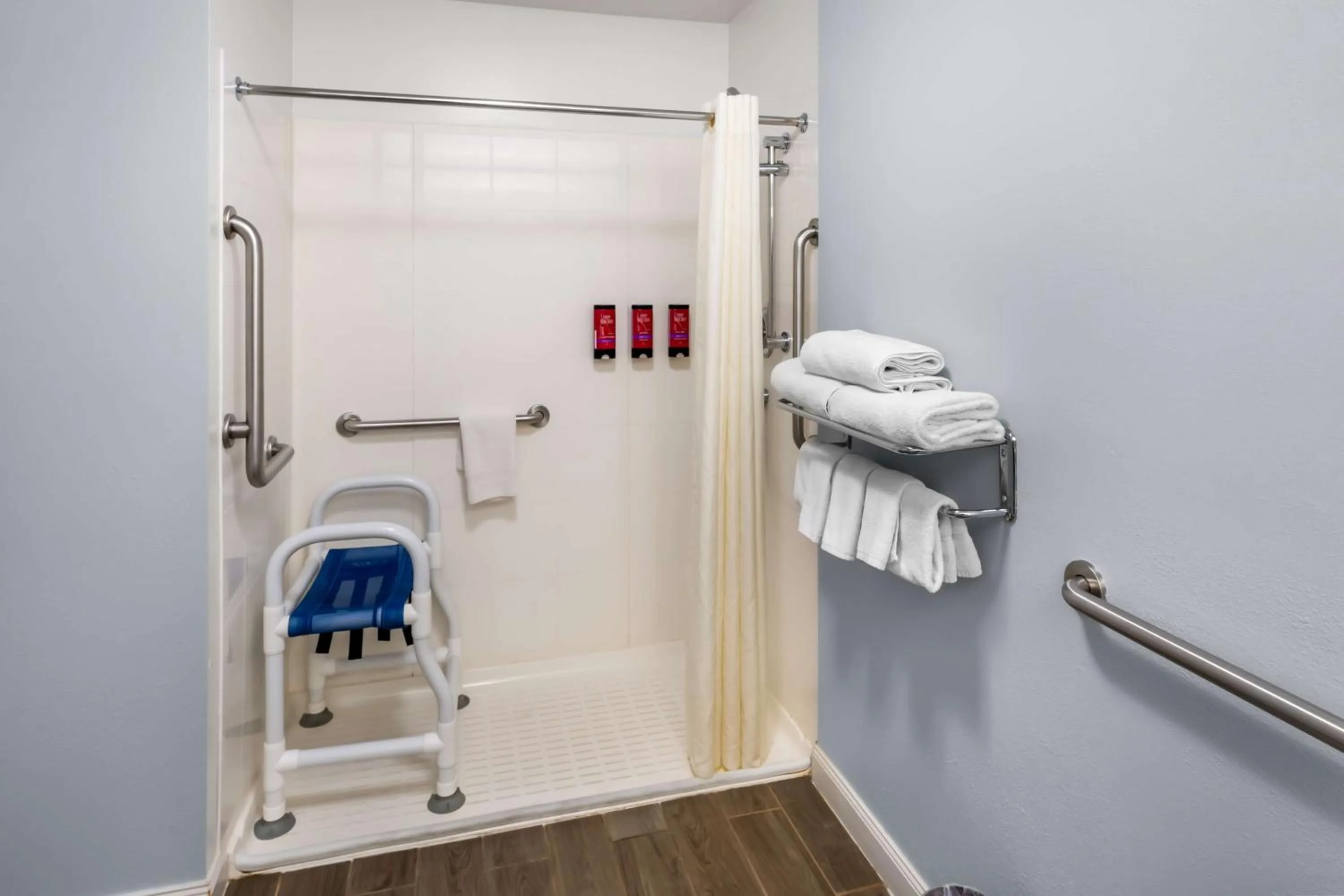 Bathroom in SureStay Hotel by Best Western SeaTac Airport North