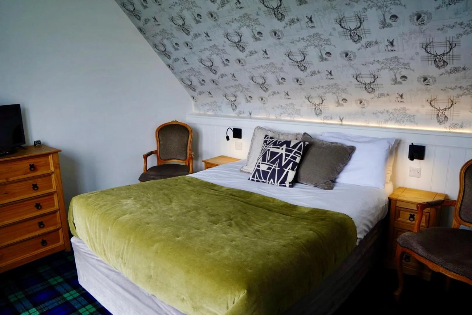 Bed in Lochnell Arms Hotel