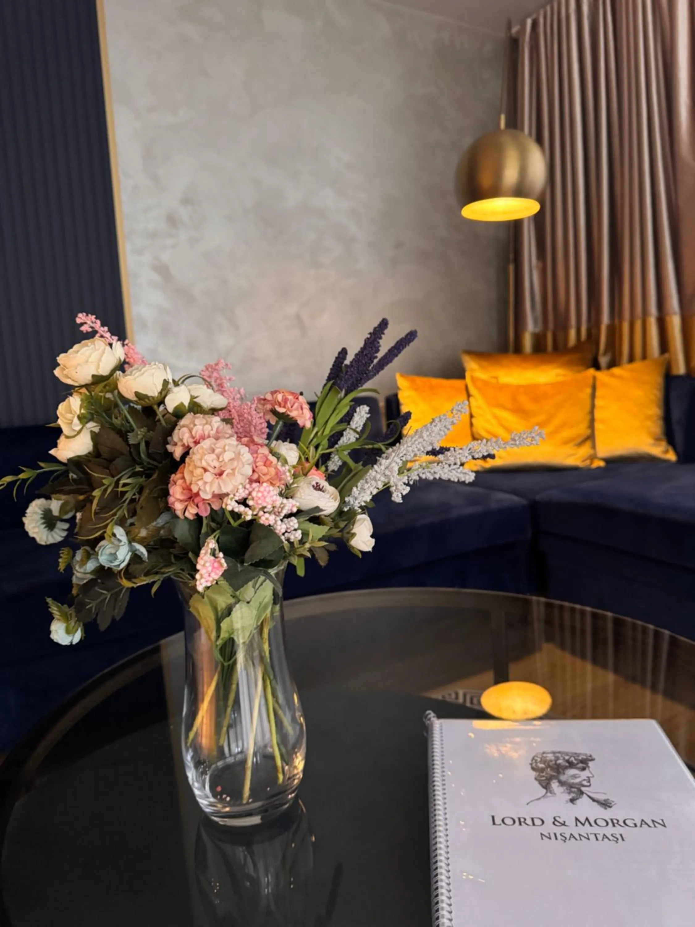 Seating area in Lord Morgan & Exclusive Design Nişantaşı