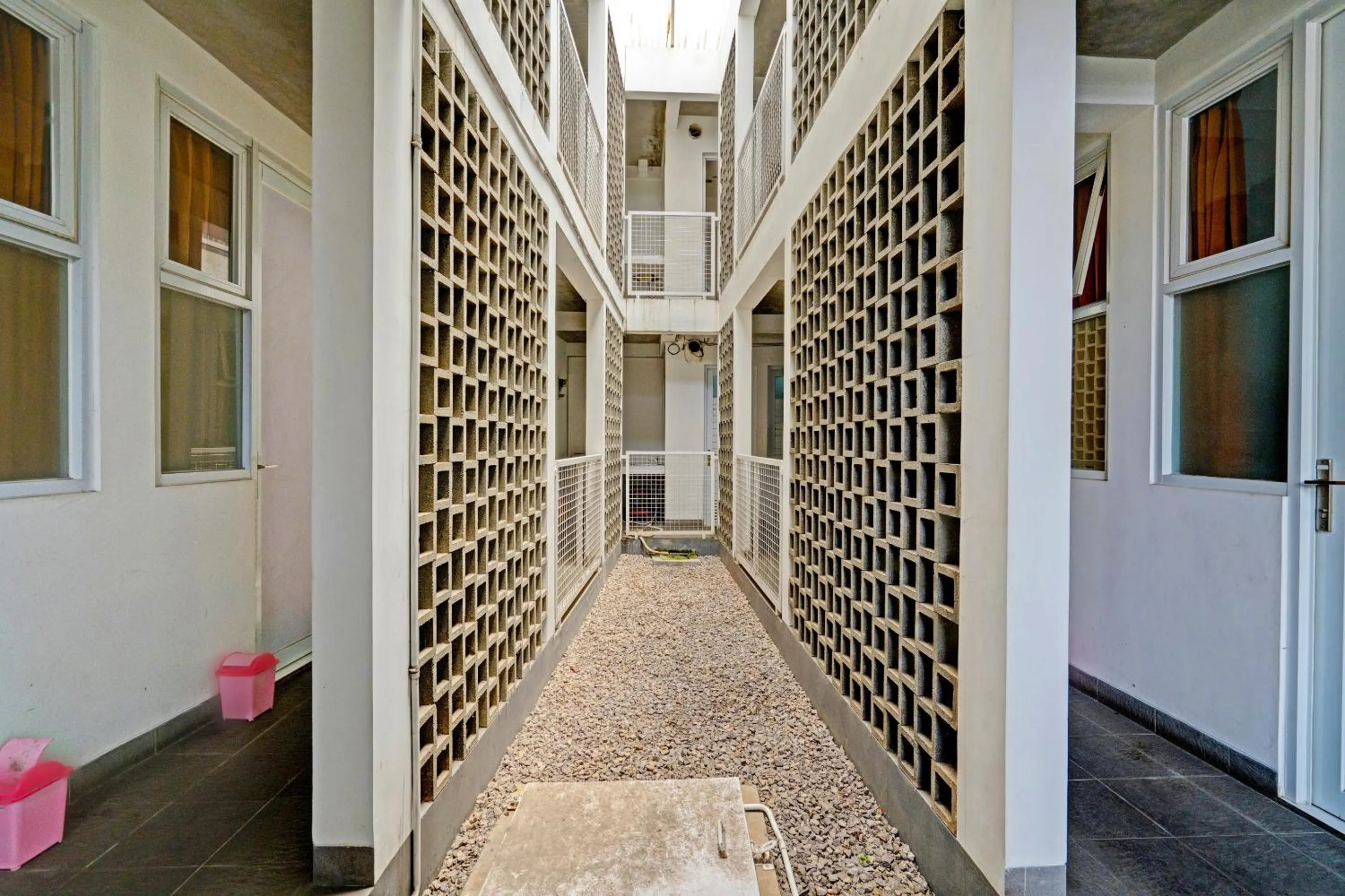 Lobby or reception in Hotel O Alamanda 7 Syariah