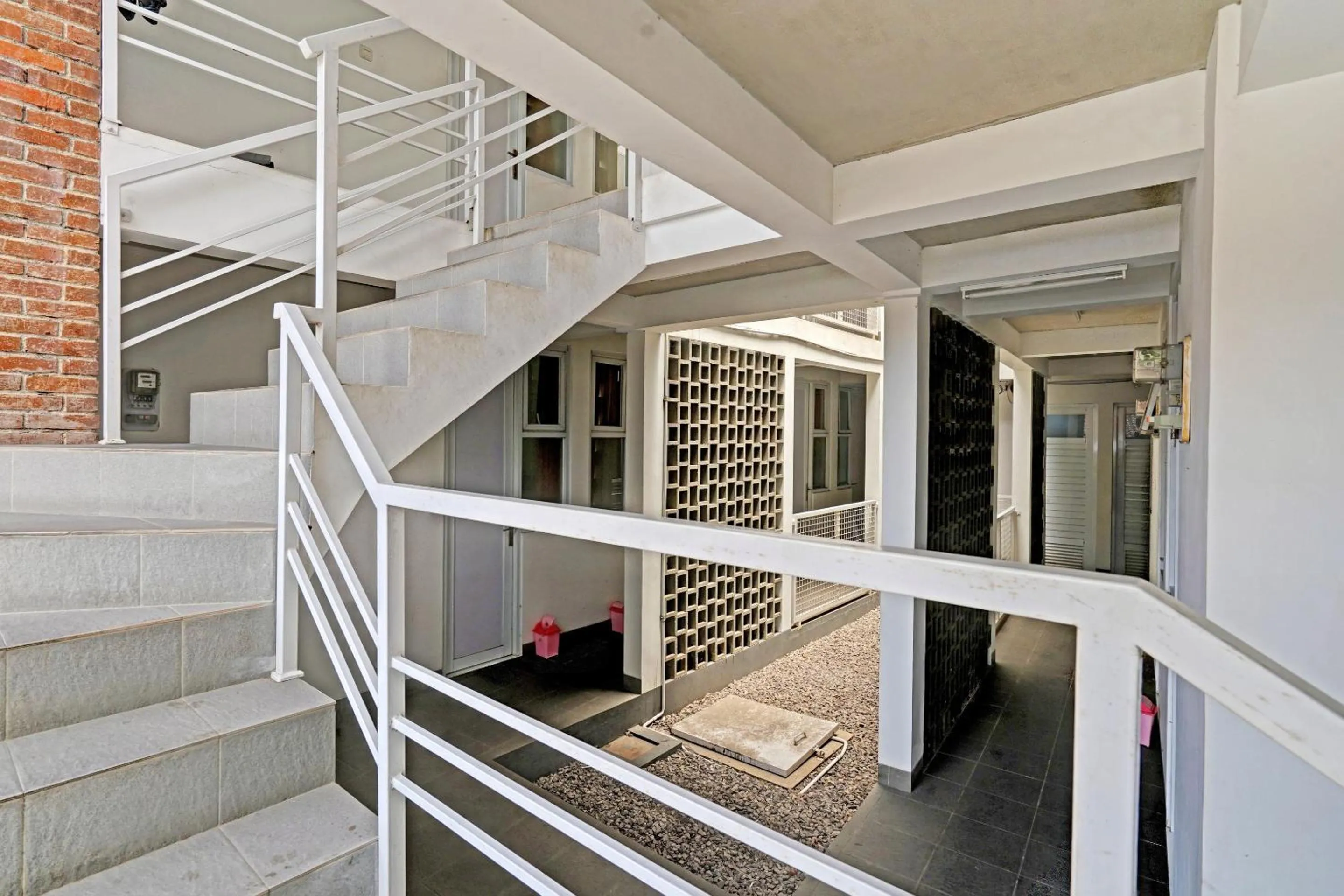 Lobby or reception in Hotel O Alamanda 7 Syariah