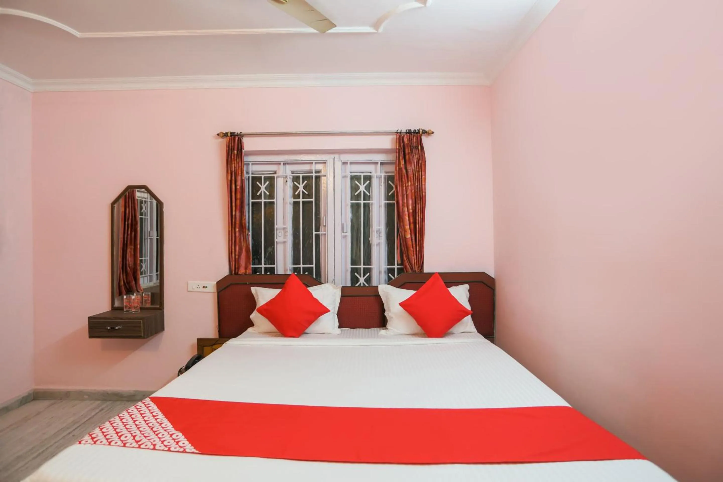 Bedroom, Bed in Hotel O Ma Kali Guest House