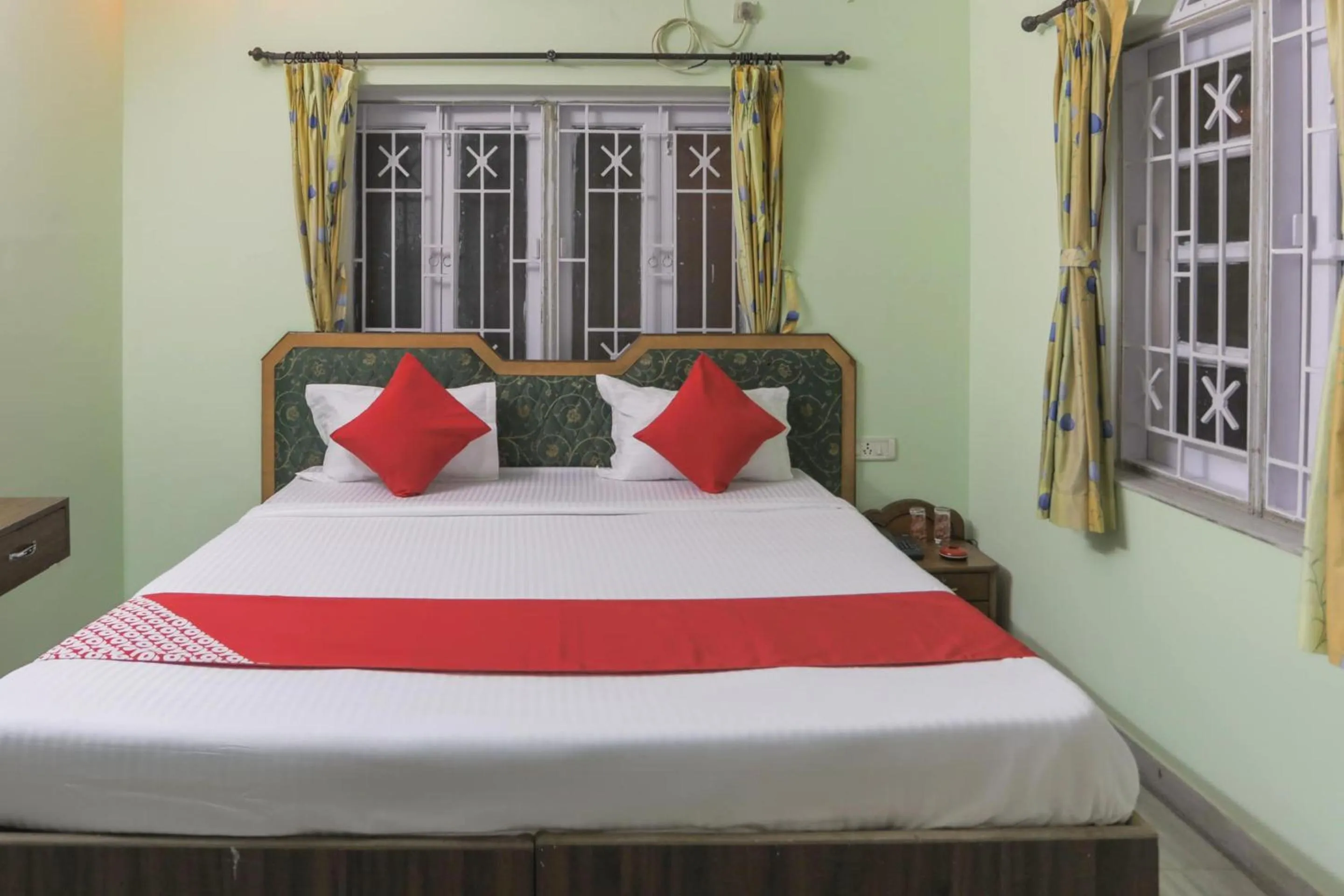 Bedroom, Bed in Hotel O Ma Kali Guest House