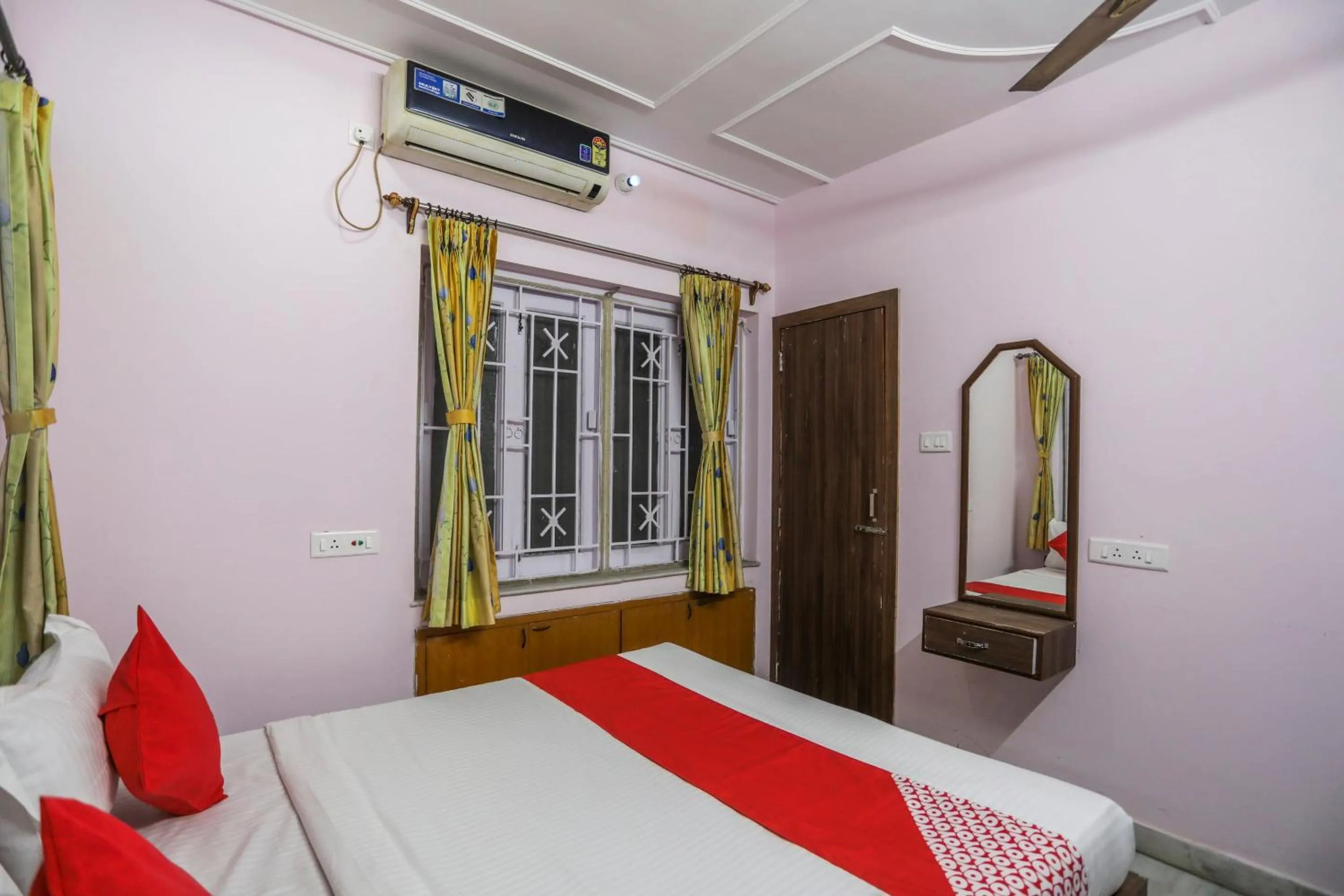 Bedroom, Bed in Hotel O Ma Kali Guest House