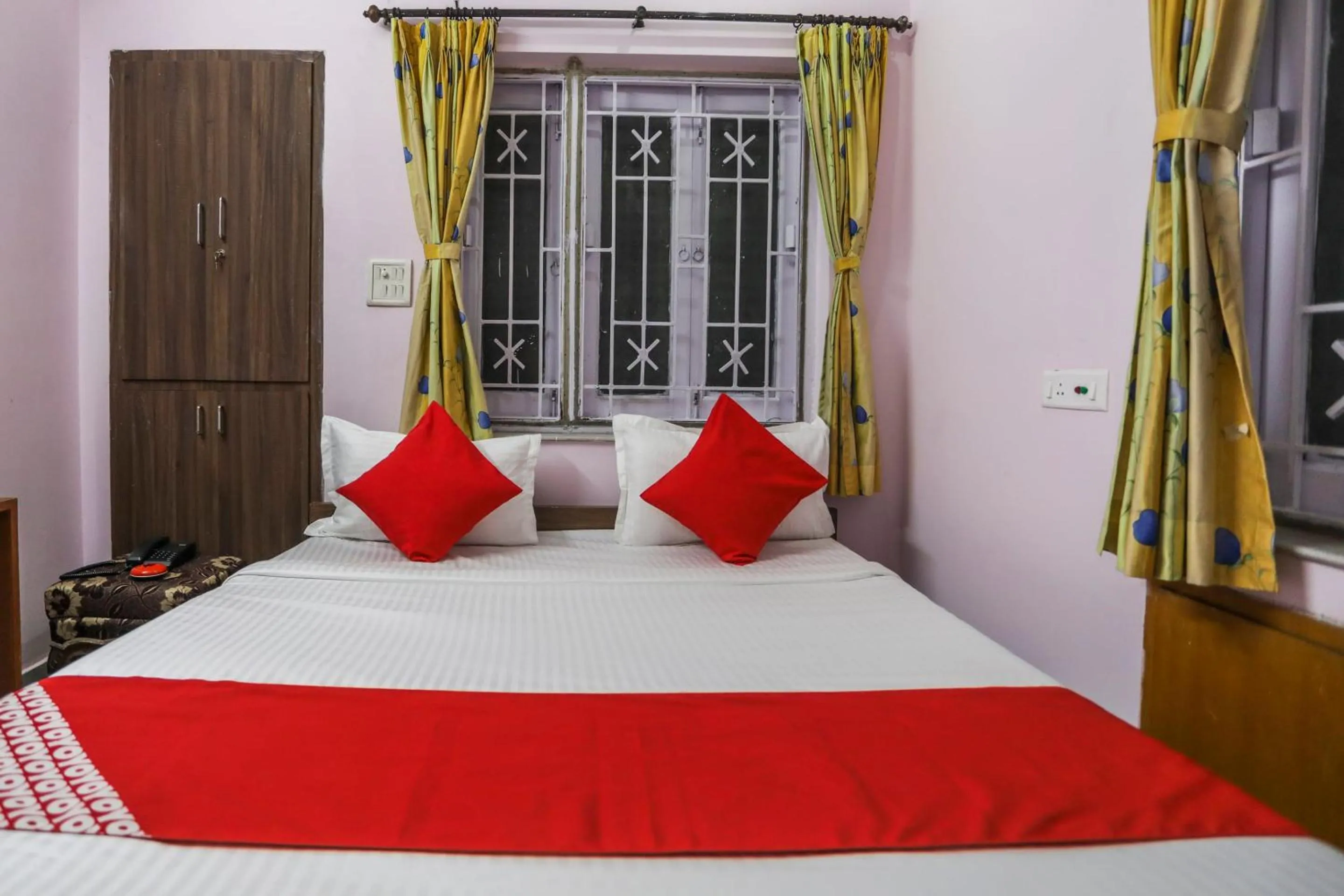 Bedroom, Bed in Hotel O Ma Kali Guest House