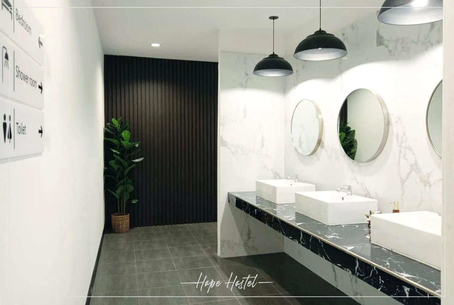 Public Bath in Hope Hostel Hatyai