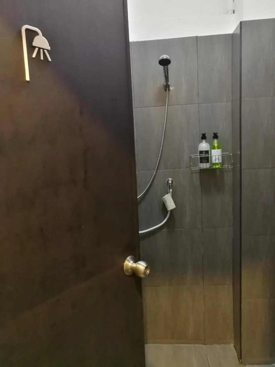 Shower in Hope Hostel Hatyai