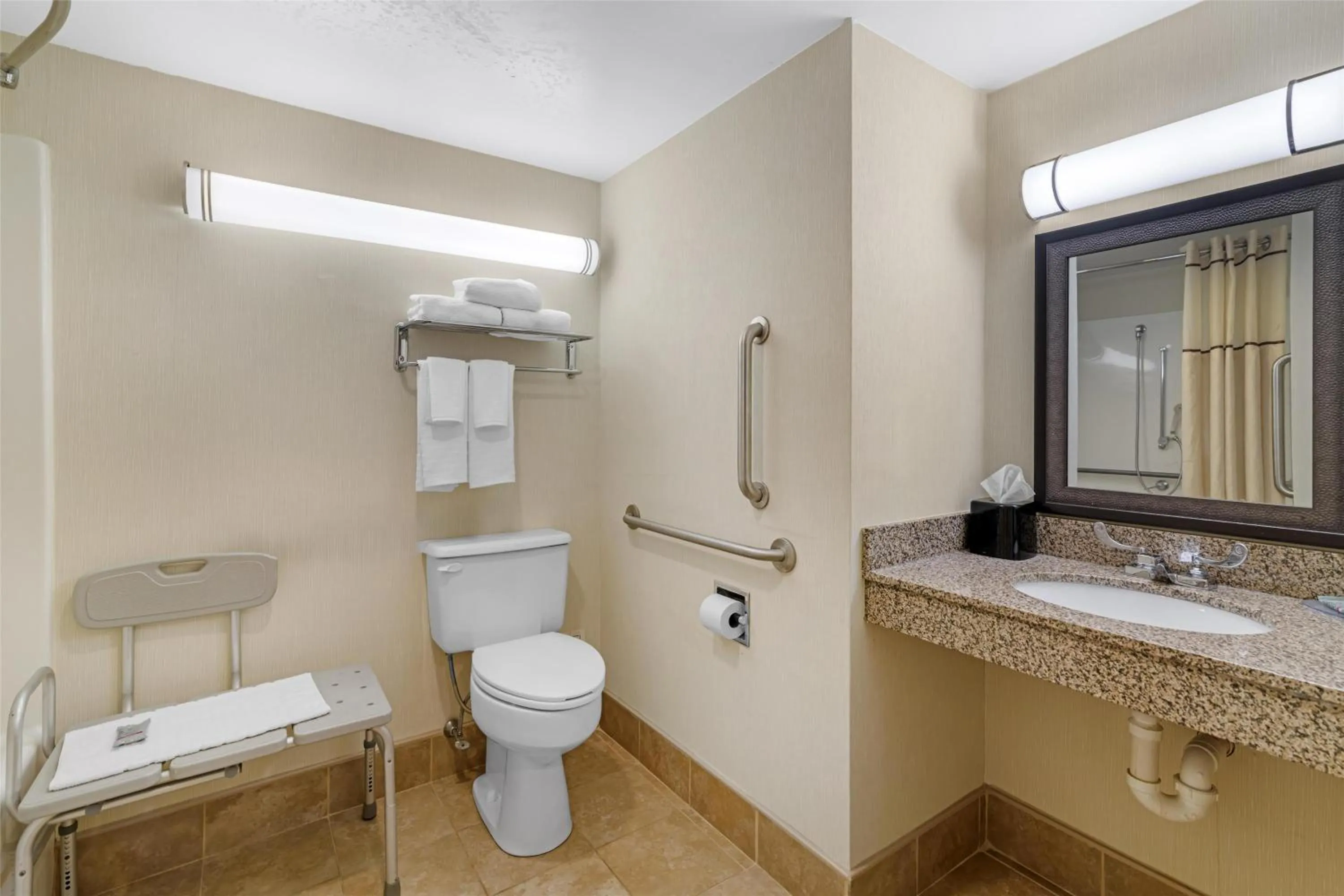 Bathroom in Best Western Royal Plaza Hotel and Trade Center