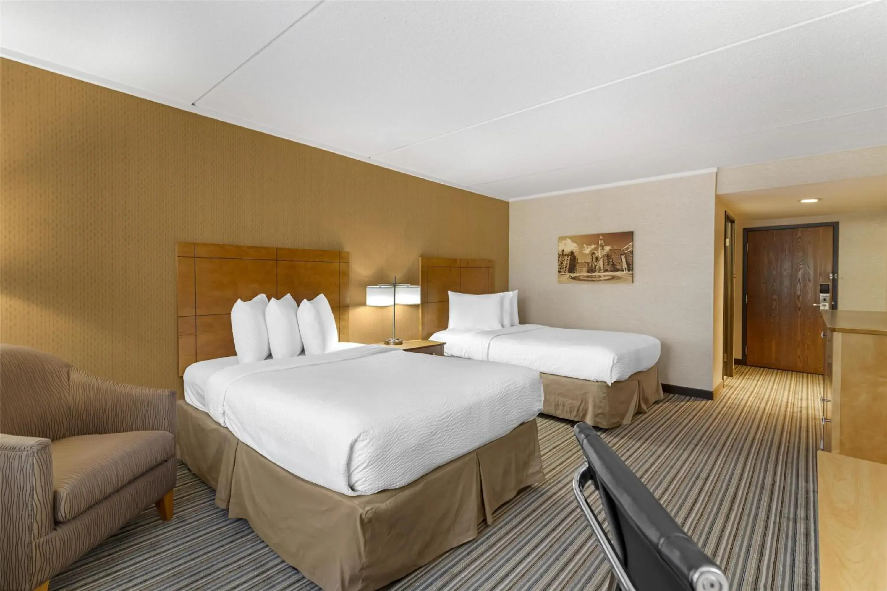 Double Room with Two Double Beds - Pet Friendly in Best Western Royal Plaza Hotel and Trade Center Double Room with Two Double Beds - Pet Friendly in Best Western Royal Plaza Hotel and Trade Center