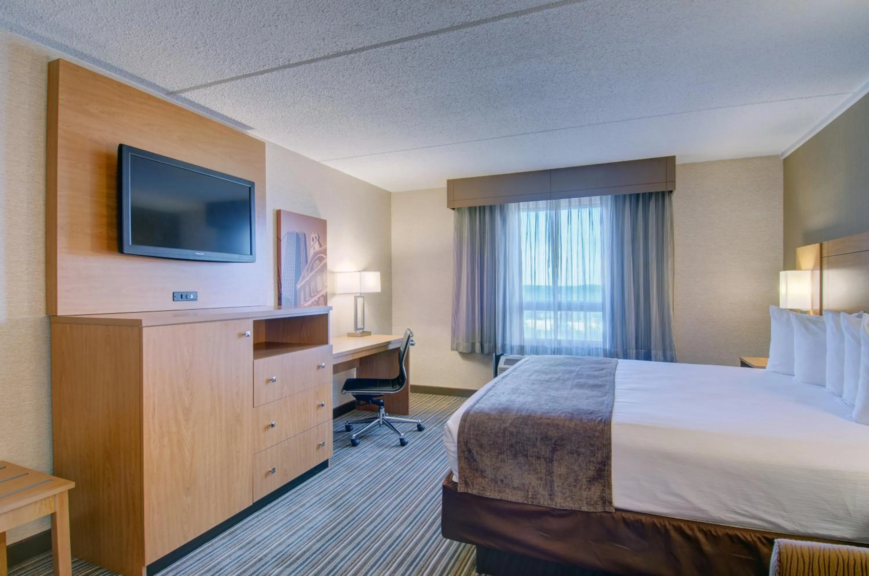 Bedroom, Bed in Best Western Royal Plaza Hotel and Trade Center