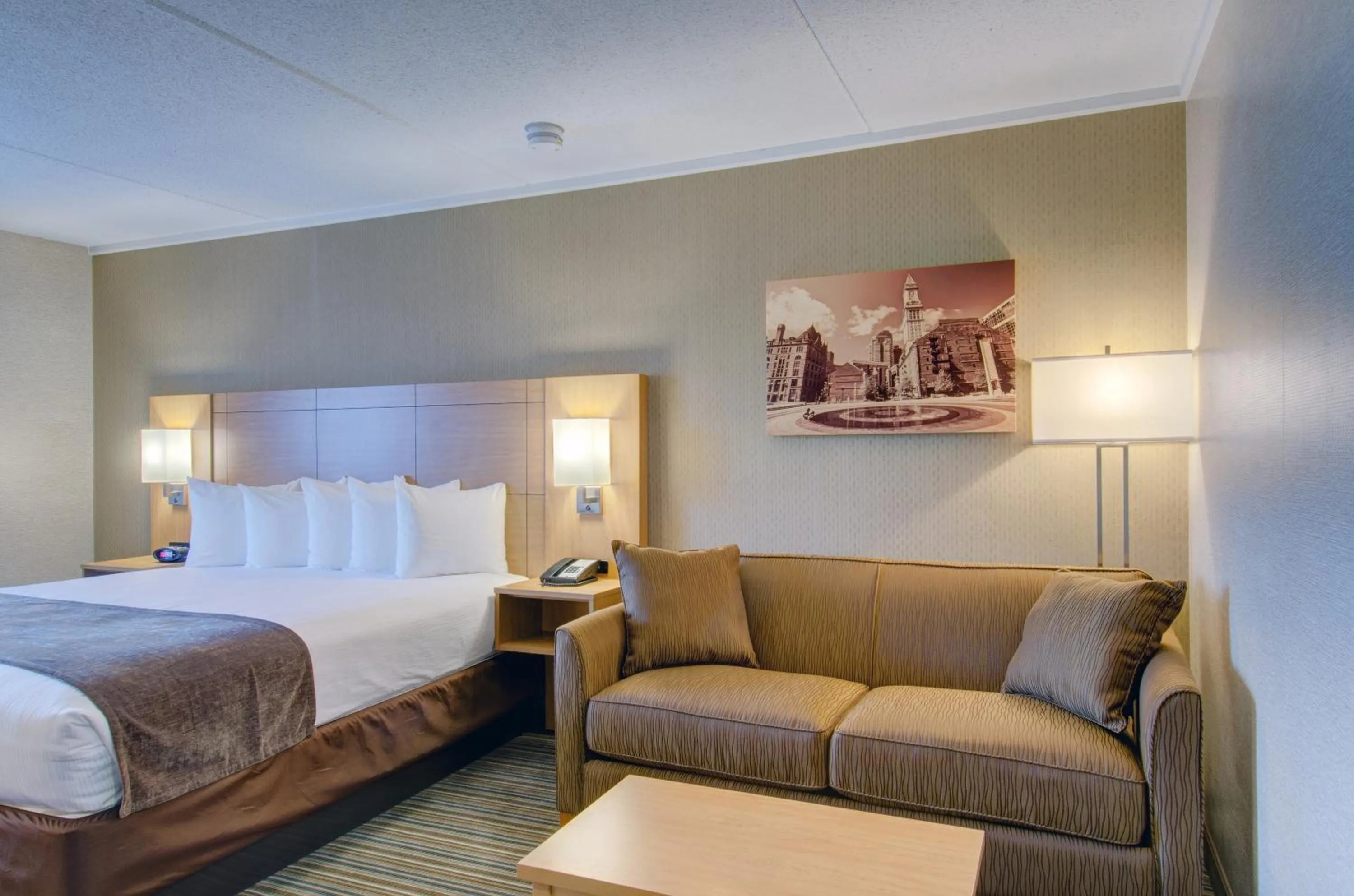 Bedroom, Bed in Best Western Royal Plaza Hotel and Trade Center