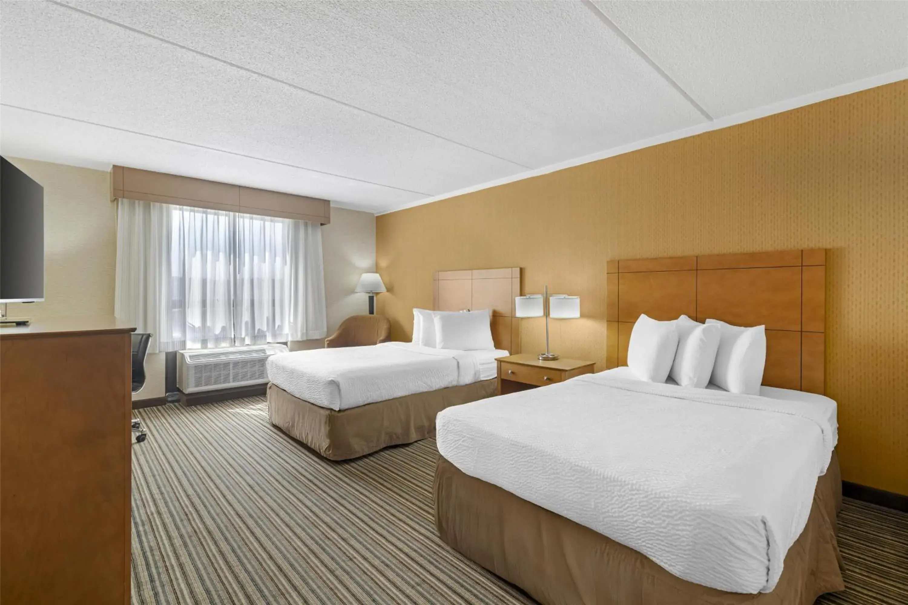 Deluxe Double Room with Two Double Beds - Non-Smoking in Best Western Royal Plaza Hotel and Trade Center Deluxe Double Room with Two Double Beds - Non-Smoking in Best Western Royal Plaza Hotel and Trade Center