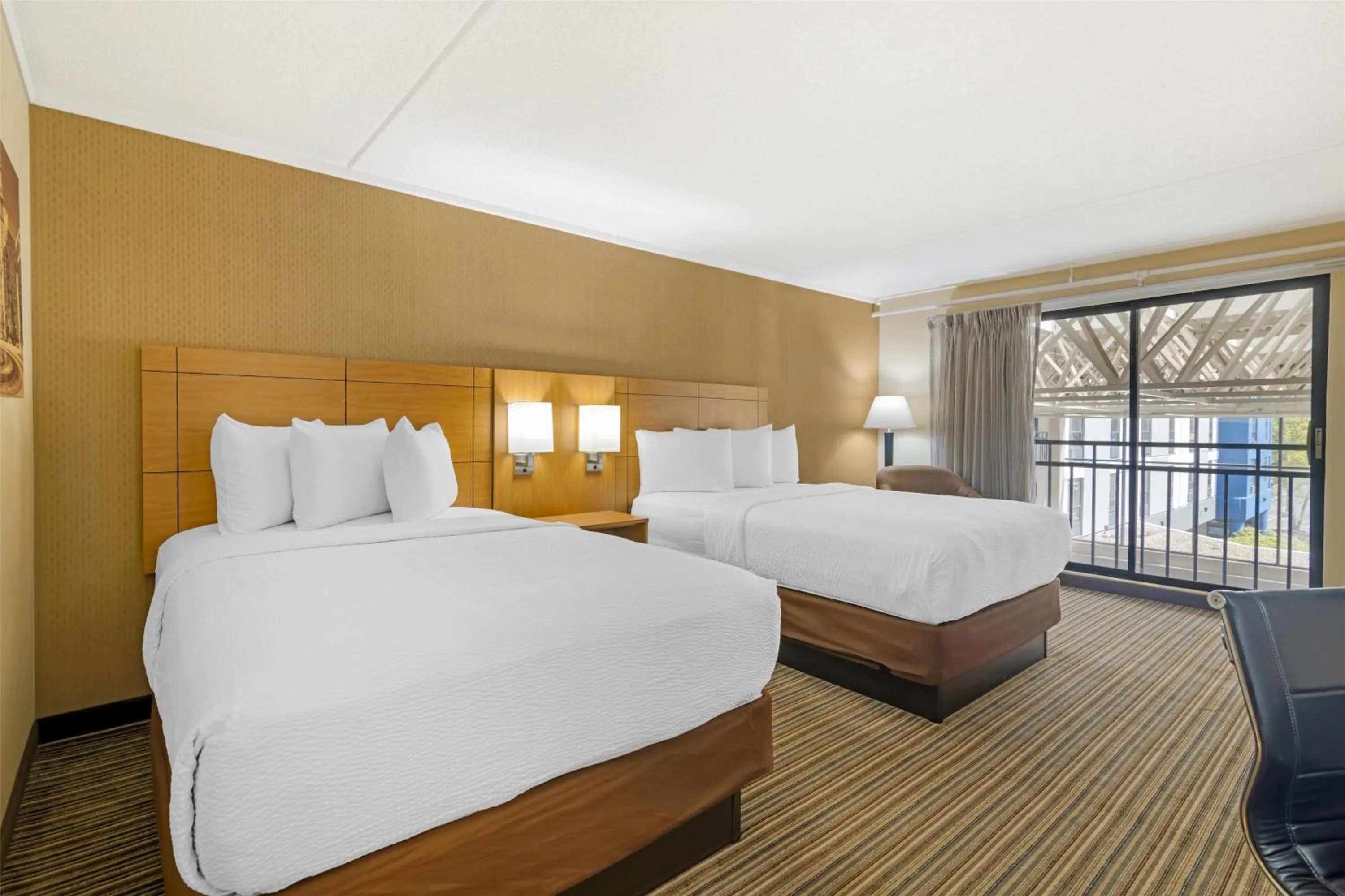 Bedroom, Bed in Best Western Royal Plaza Hotel and Trade Center