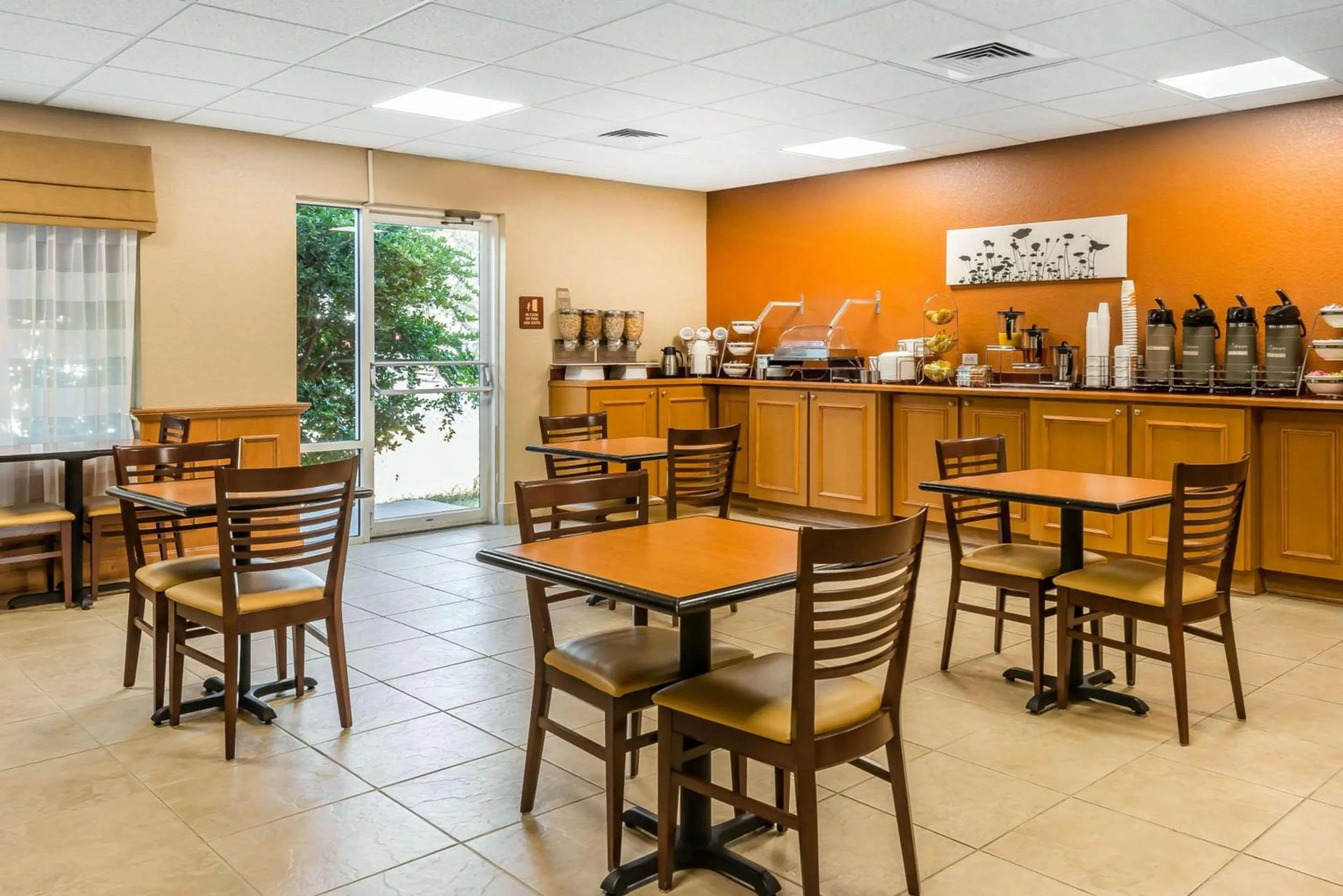 Restaurant/places to eat in Sleep Inn & Suites Ocala