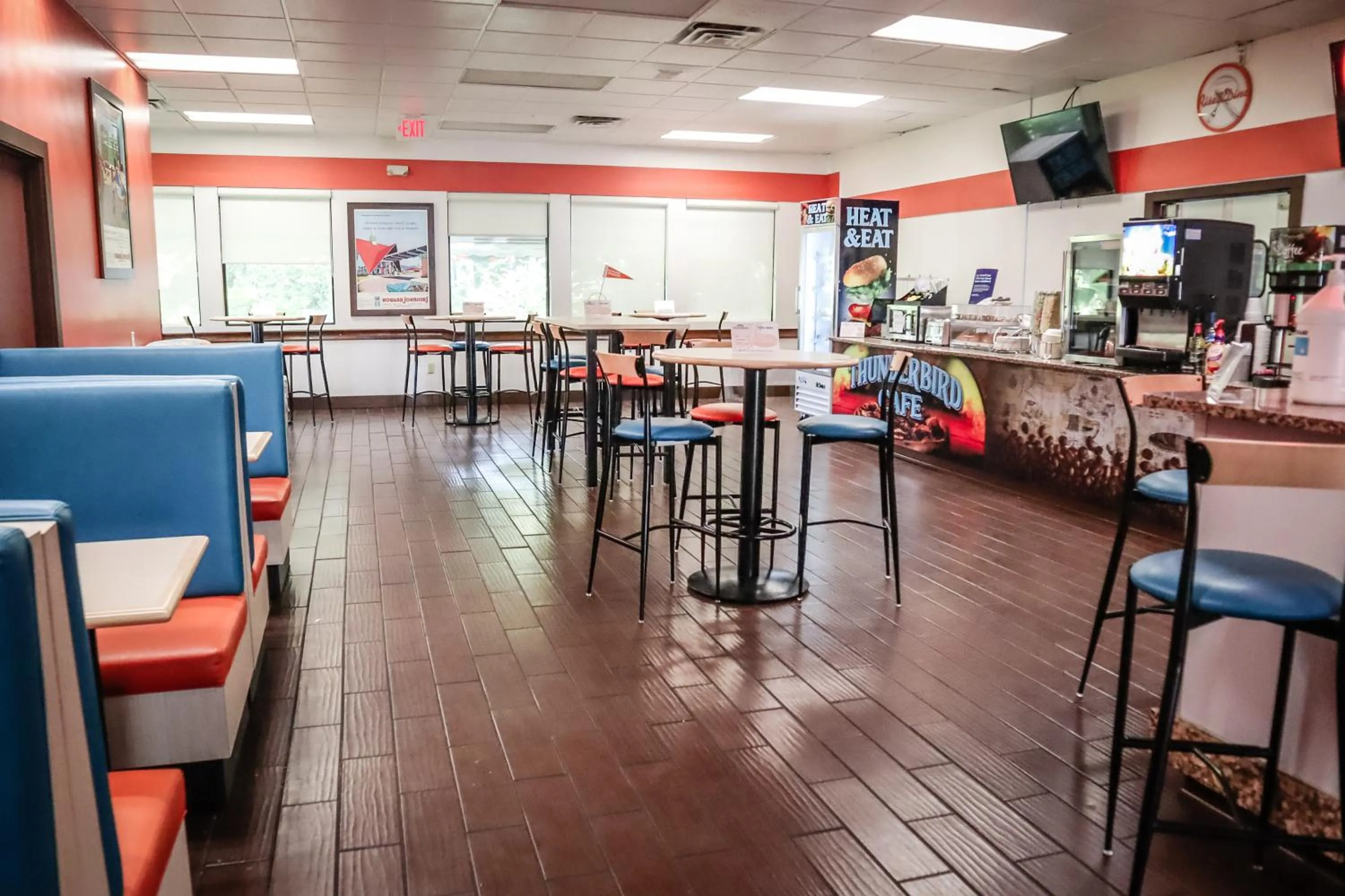 Restaurant/places to eat in Howard Johnson by Wyndham Ocala FL I-75