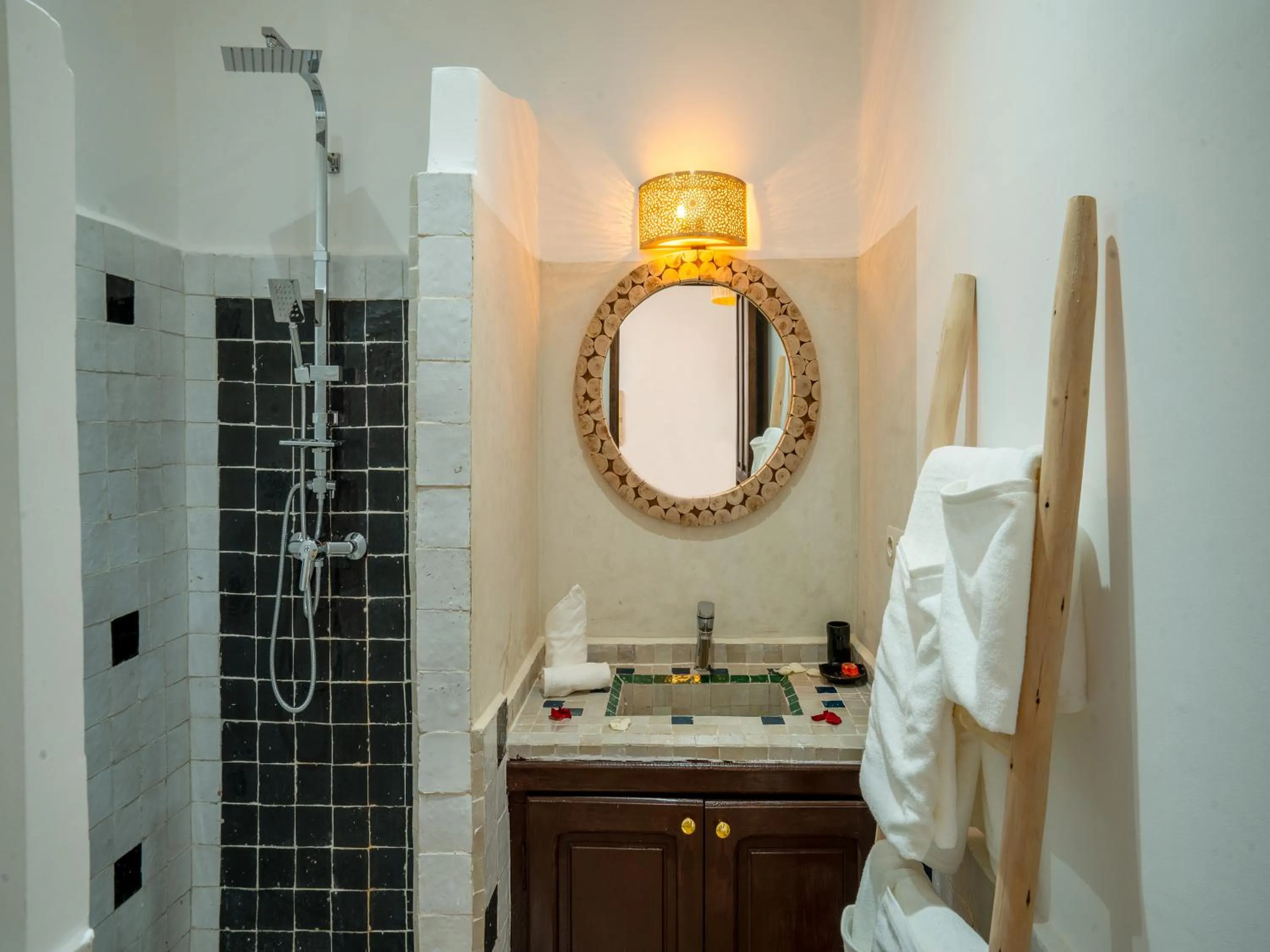 Bathroom in Riad Art & Emotions Boutique Hotel & Spa