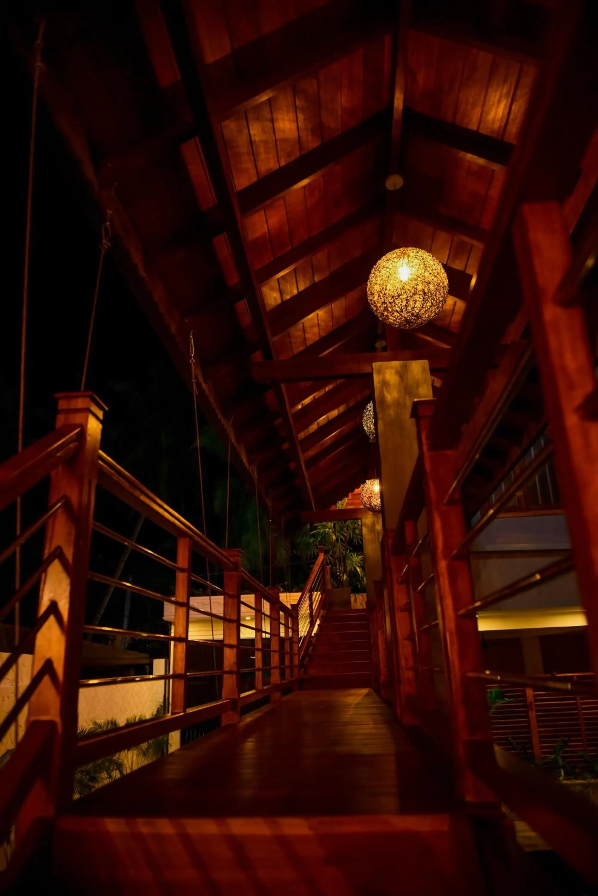 Night in Cara White House