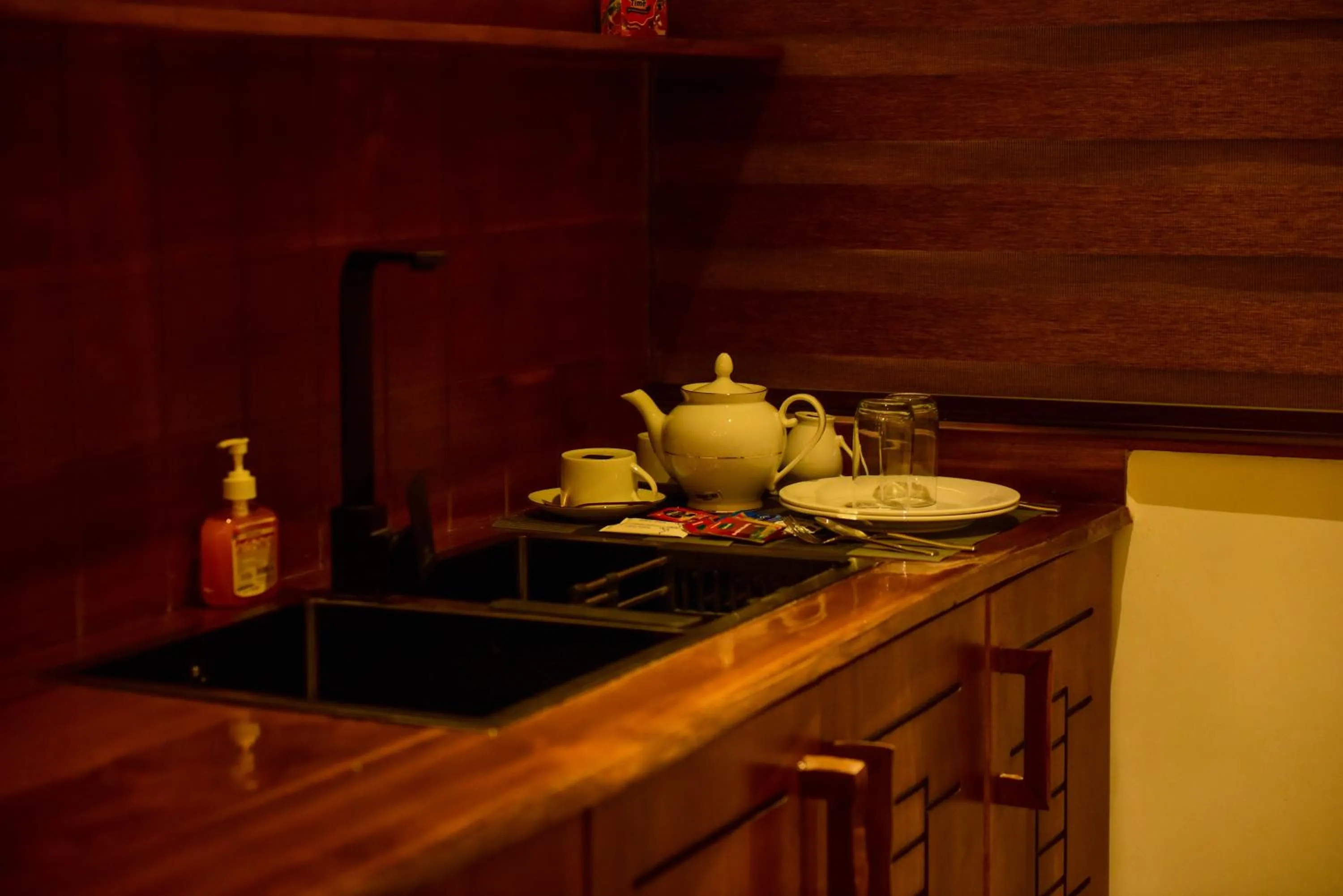 Coffee/tea facilities in Cara White House