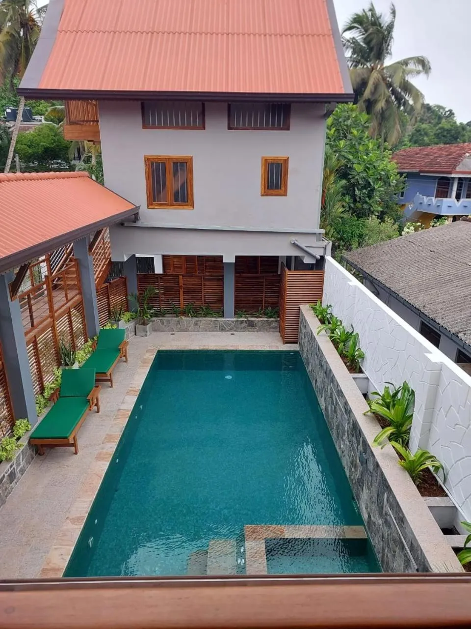 Pool view in Cara White House