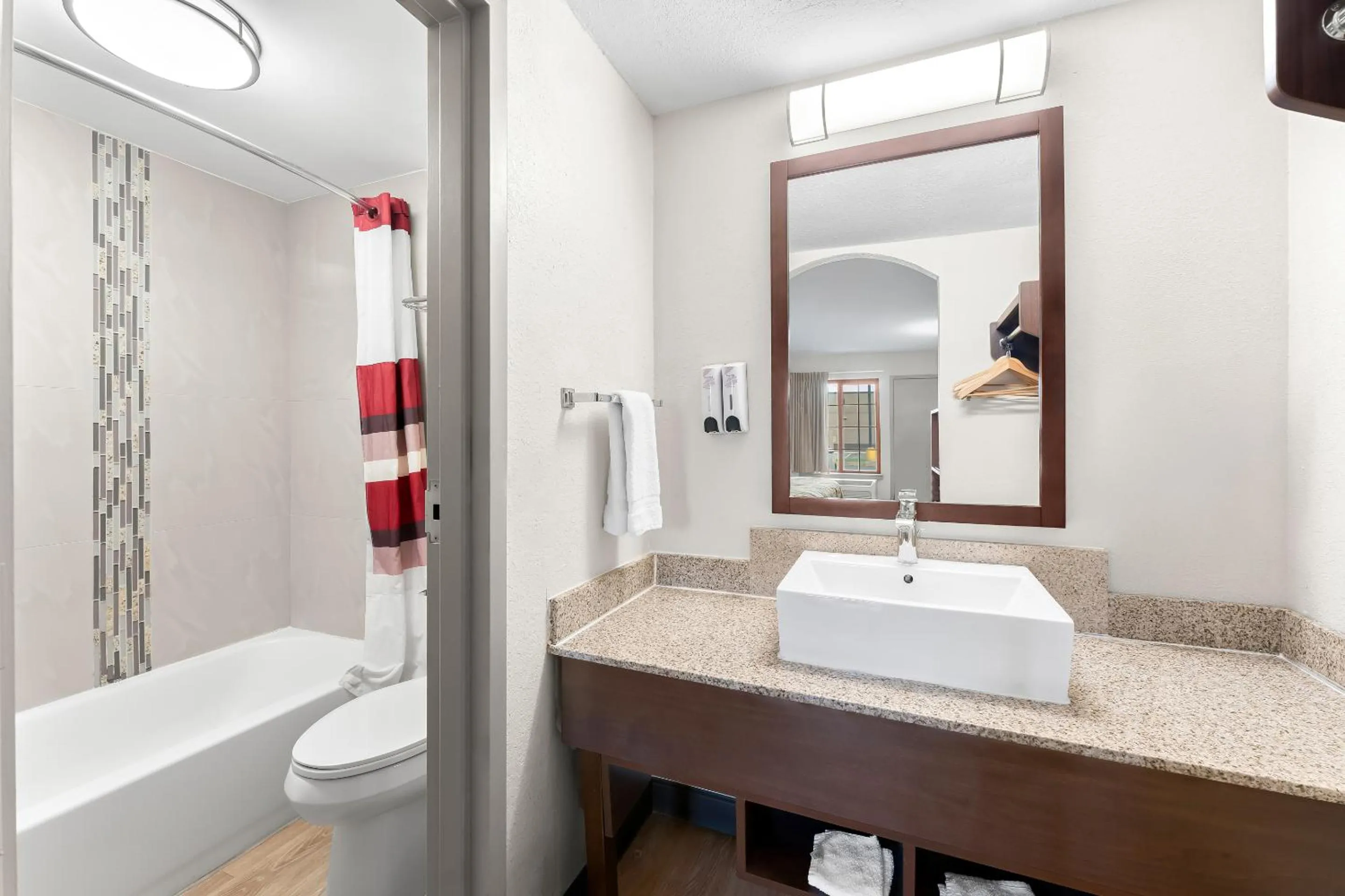 Bathroom in Red Roof Inn Lancaster