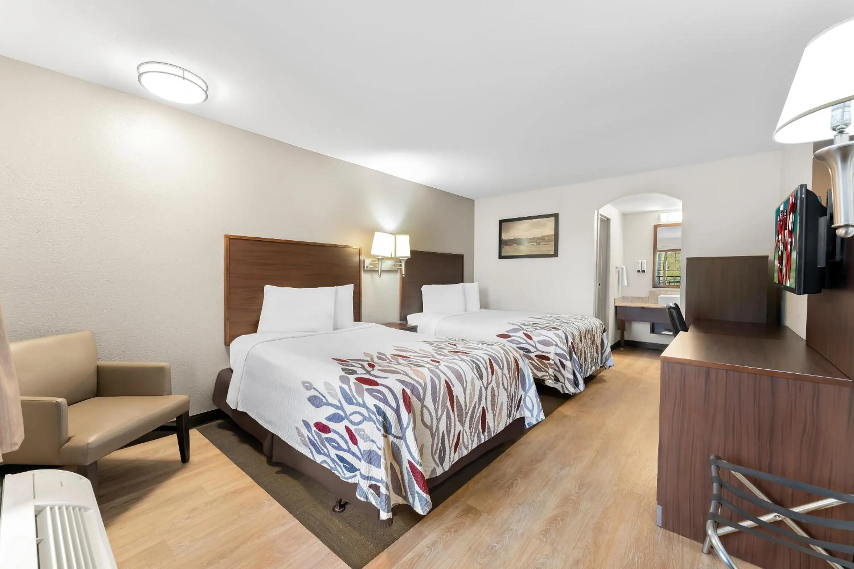 Bedroom, Bed in Red Roof Inn Lancaster