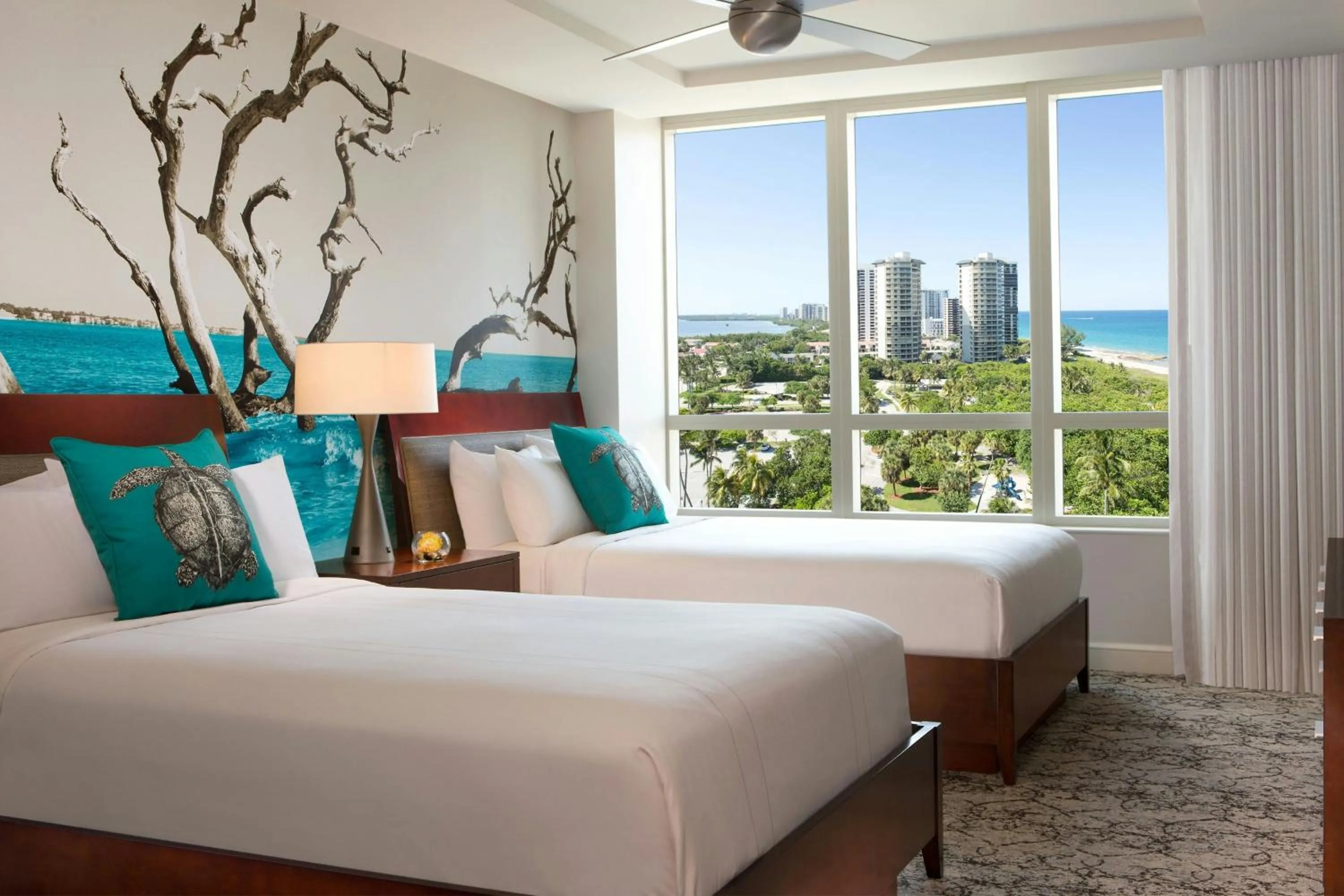 Bedroom, Bed in Palm Beach Marriott Singer Island Beach Resort & Spa