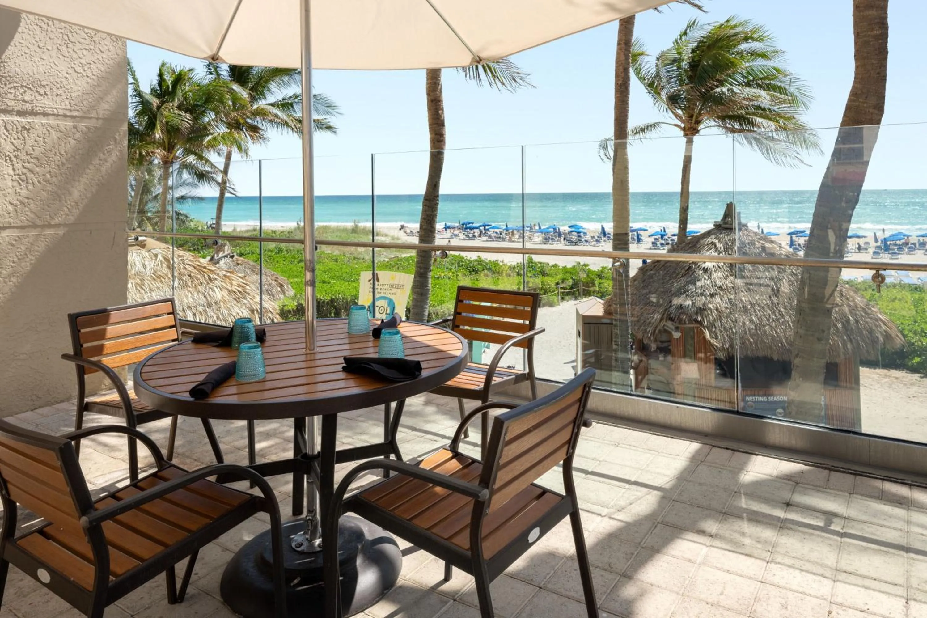 Restaurant/places to eat in Palm Beach Marriott Singer Island Beach Resort & Spa