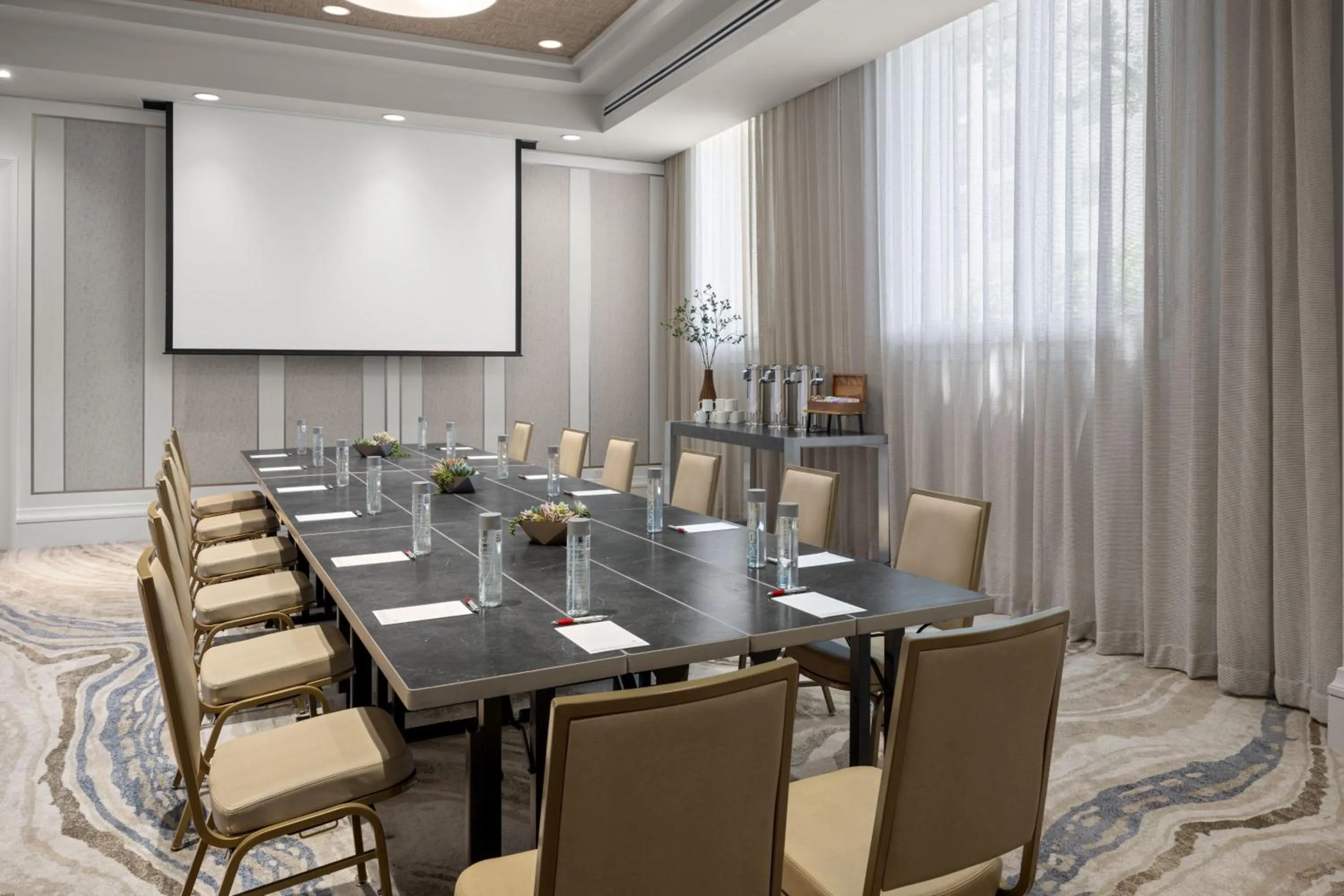 Meeting/conference room in Palm Beach Marriott Singer Island Beach Resort & Spa