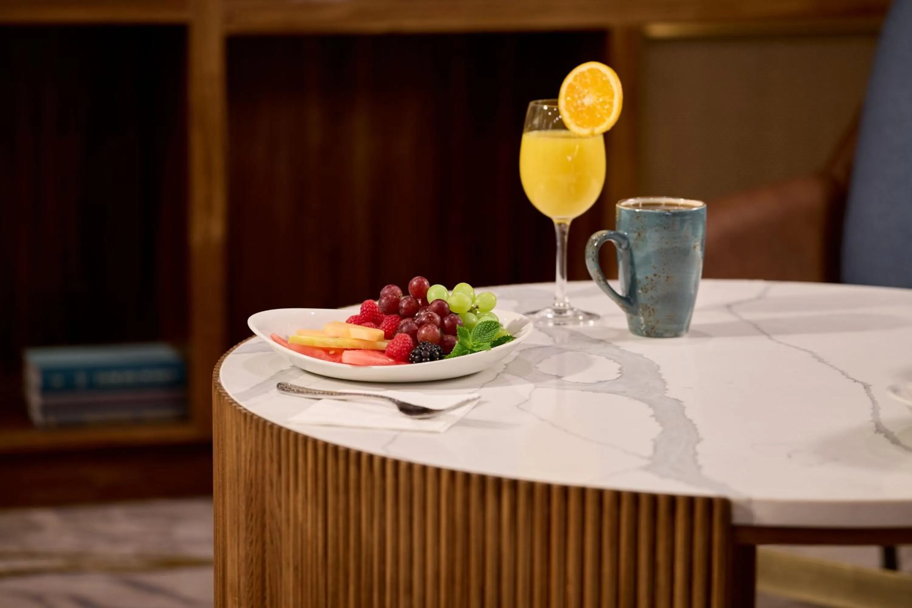 Lounge or bar in The Westin Los Angeles Airport