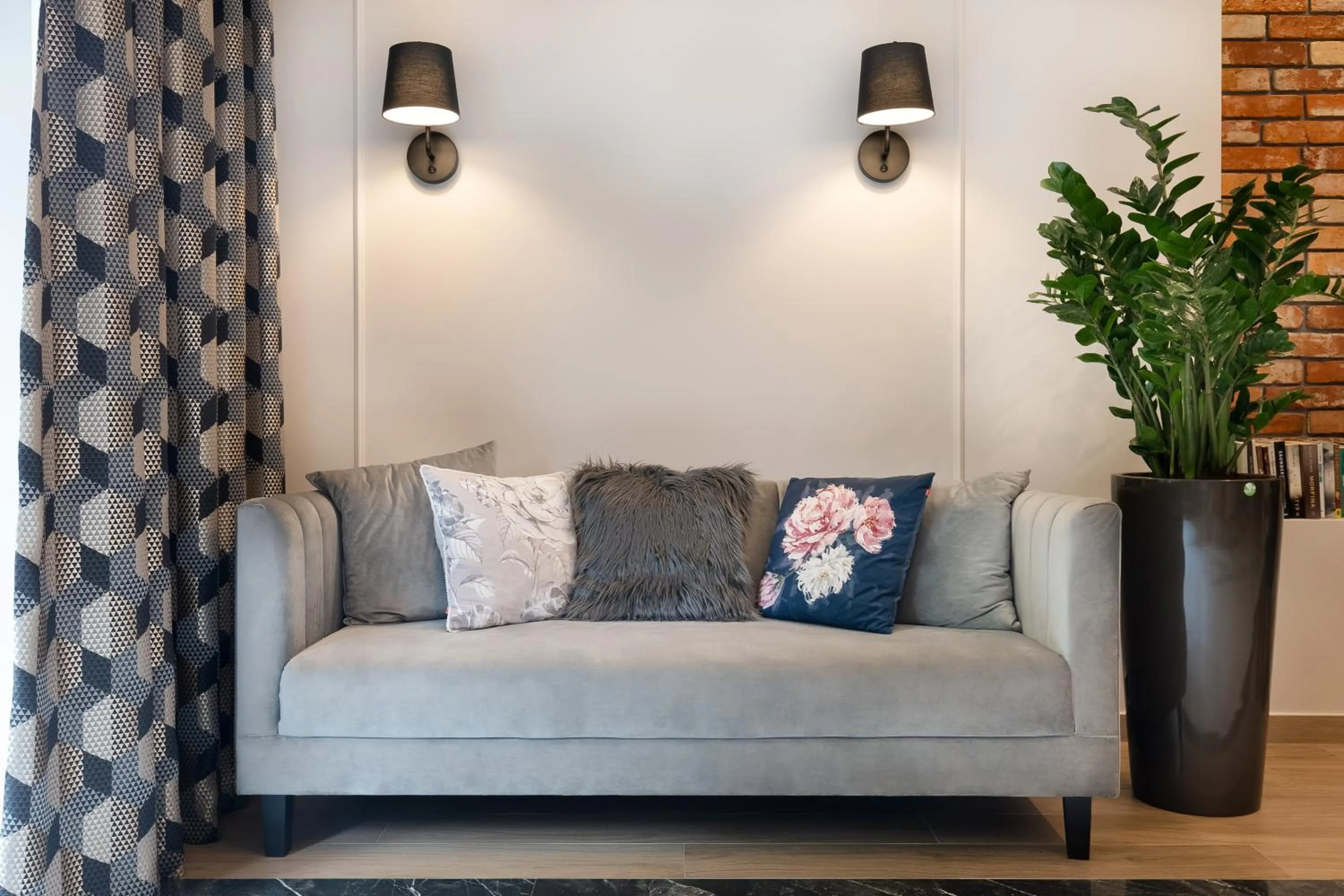 Decorative detail in Altara Apartamenty Centrum - Free Parking