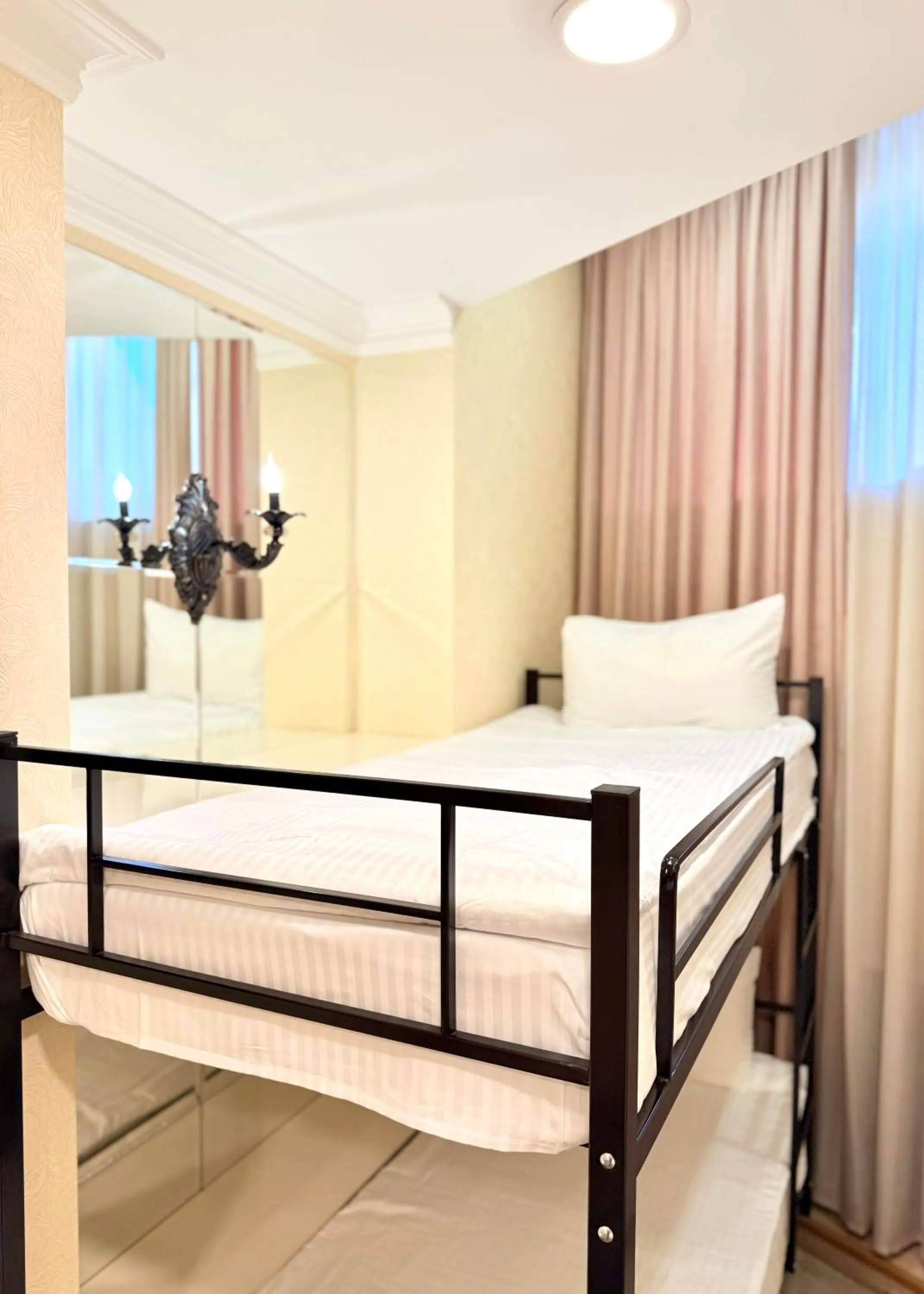 bunk bed, Bed in Arts Hotel by Square