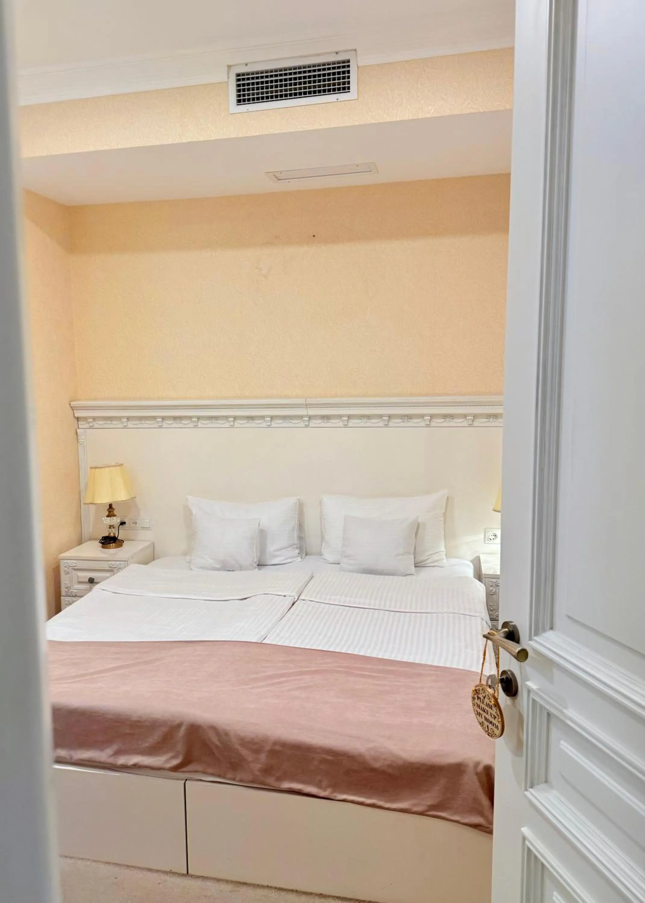 Bed in Arts Hotel by Square