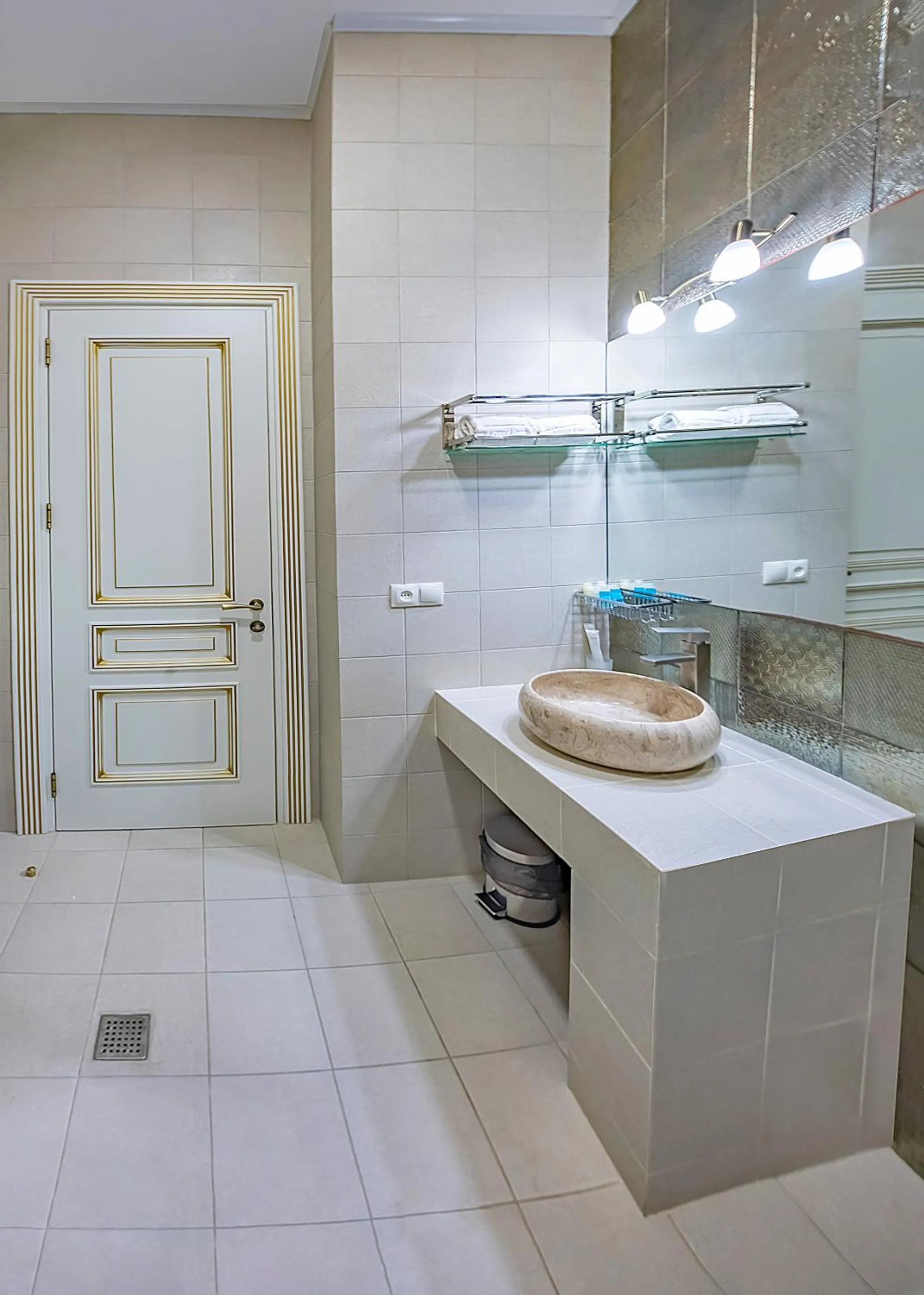 Shower in Vintage Hotel