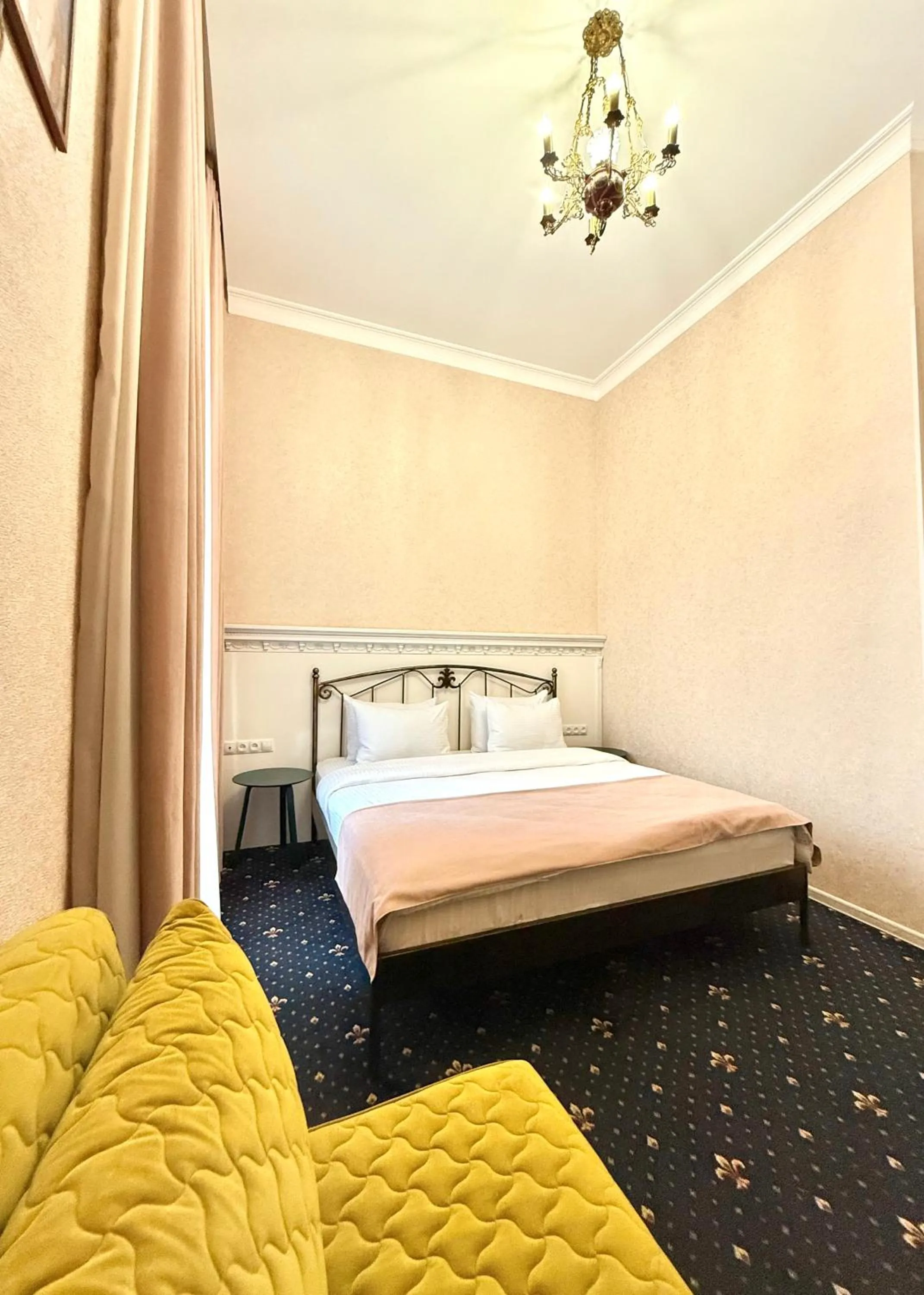 Bed in Arts Hotel by Square