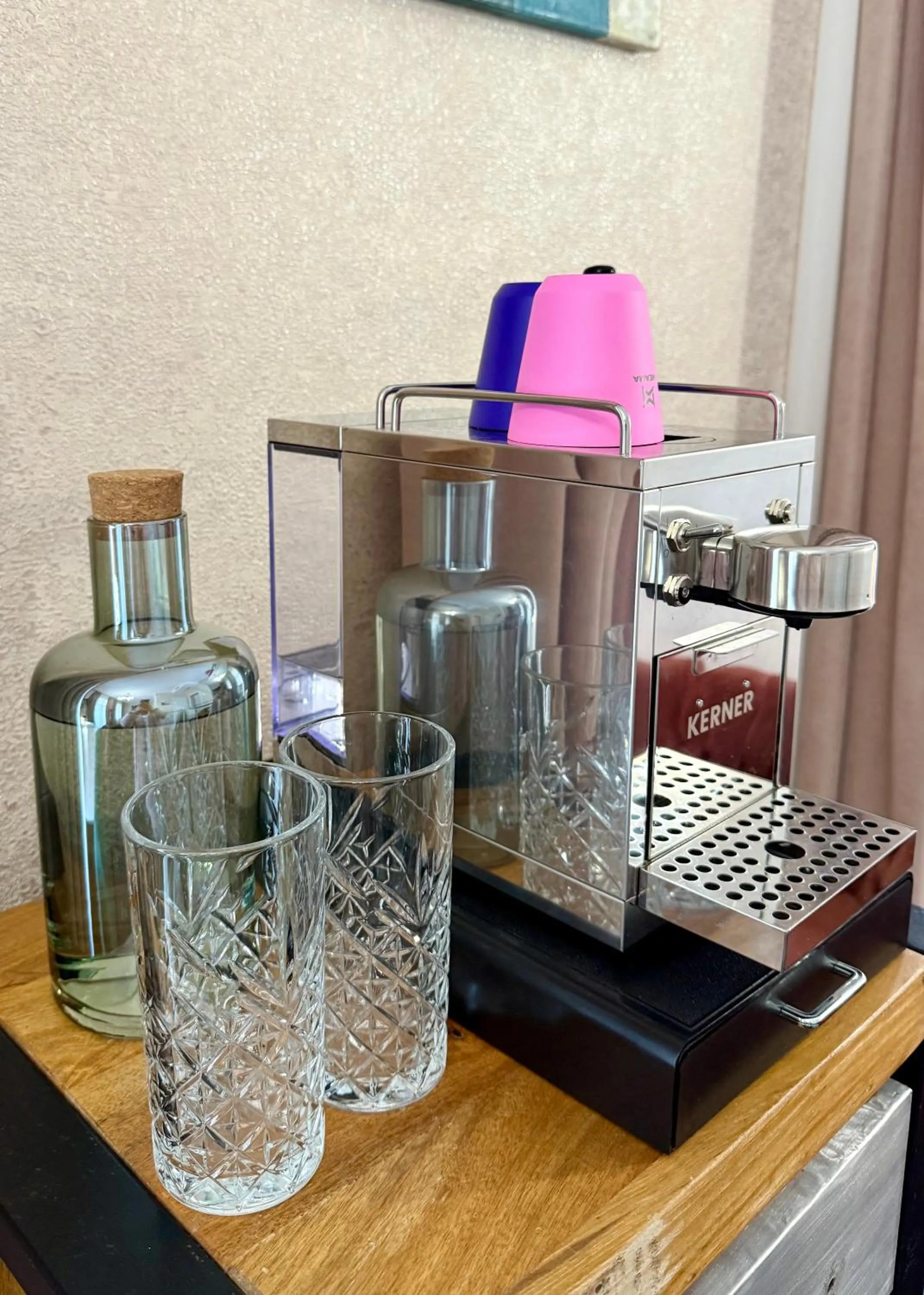 Coffee/tea facilities in Arts Hotel by Square