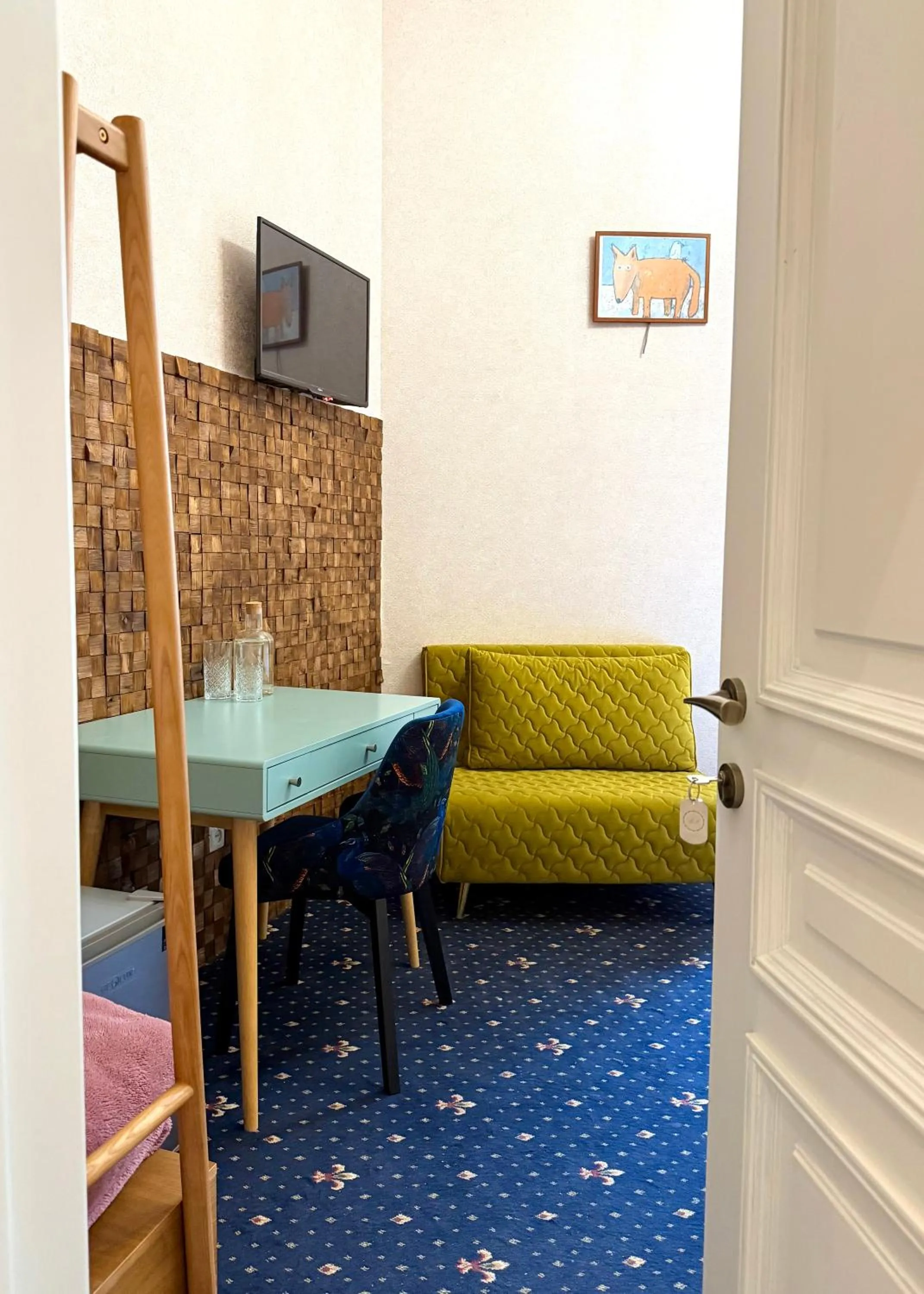 TV and multimedia in Arts Hotel by Square