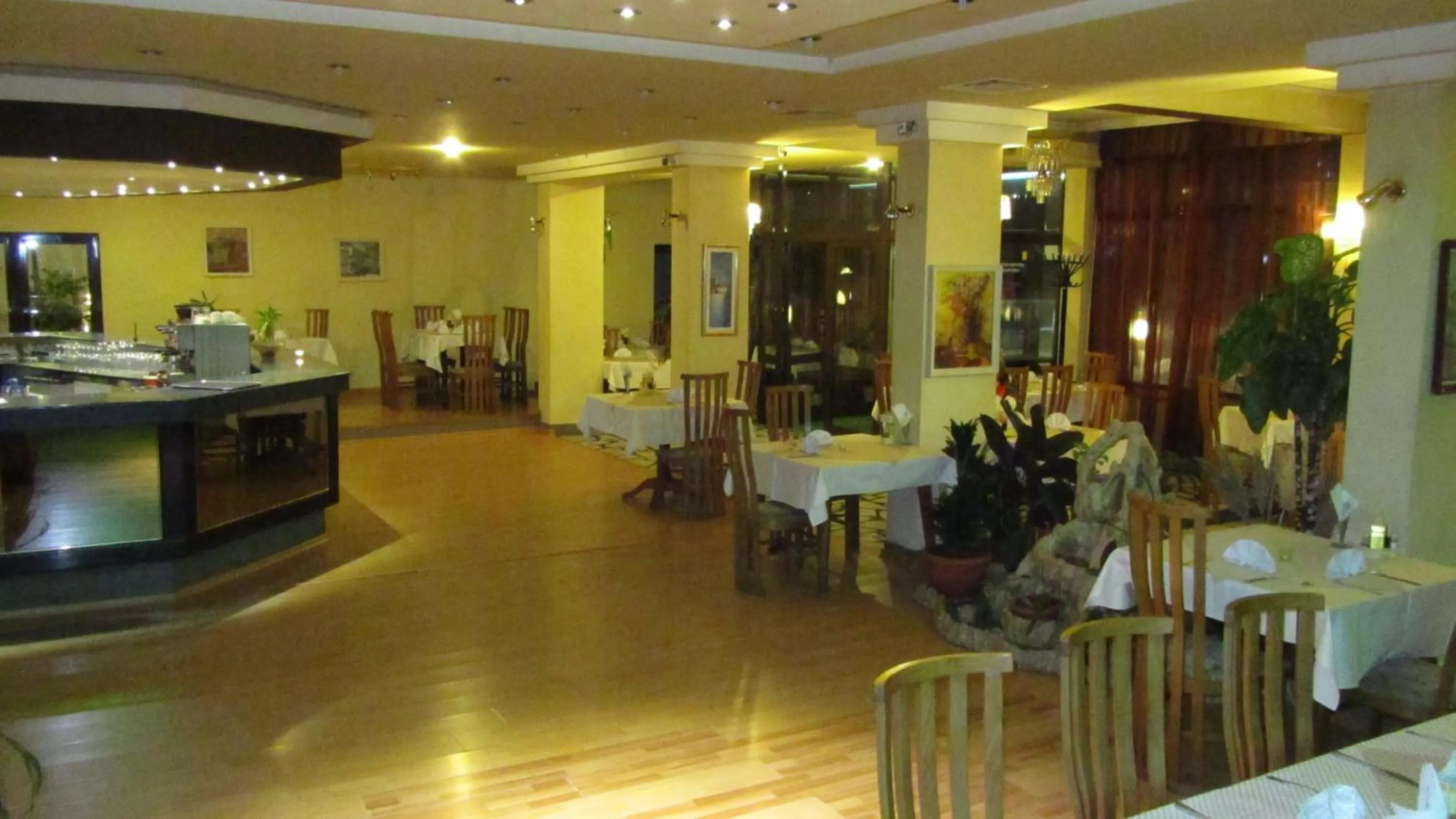 Restaurant/places to eat in Dolna Bania Hotel
