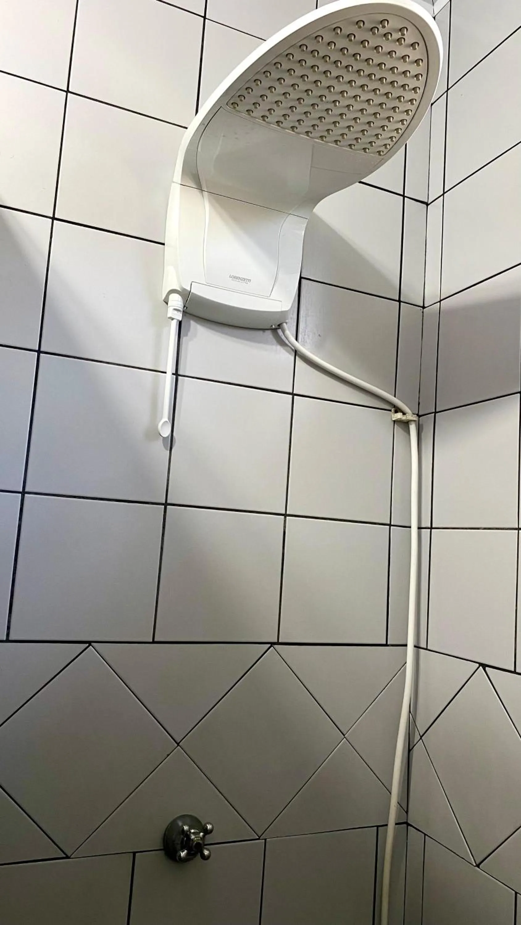 Shower in Pequi hostel